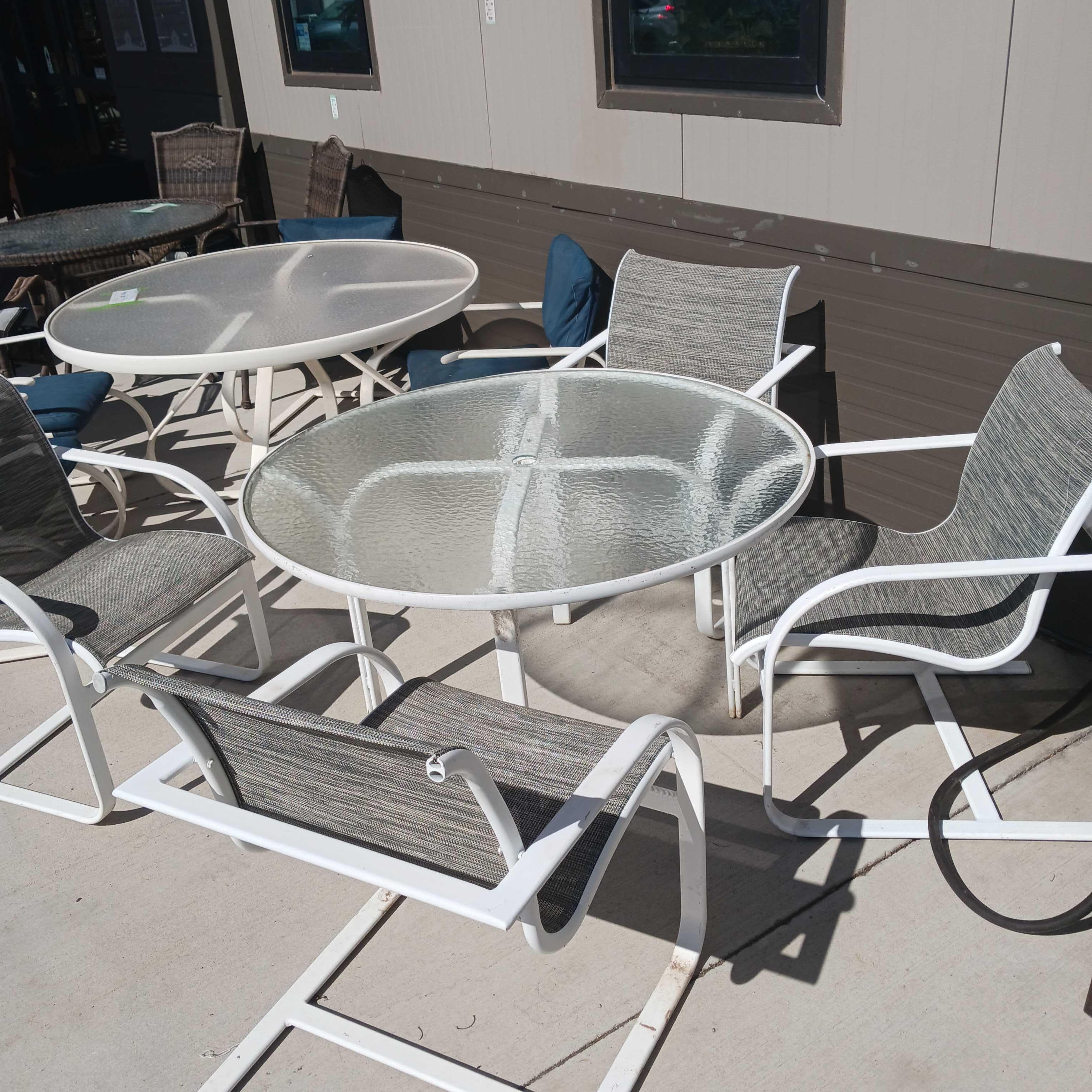 Brown Jordan White Metal Glasstop Table with Sling Chairs Patio Set