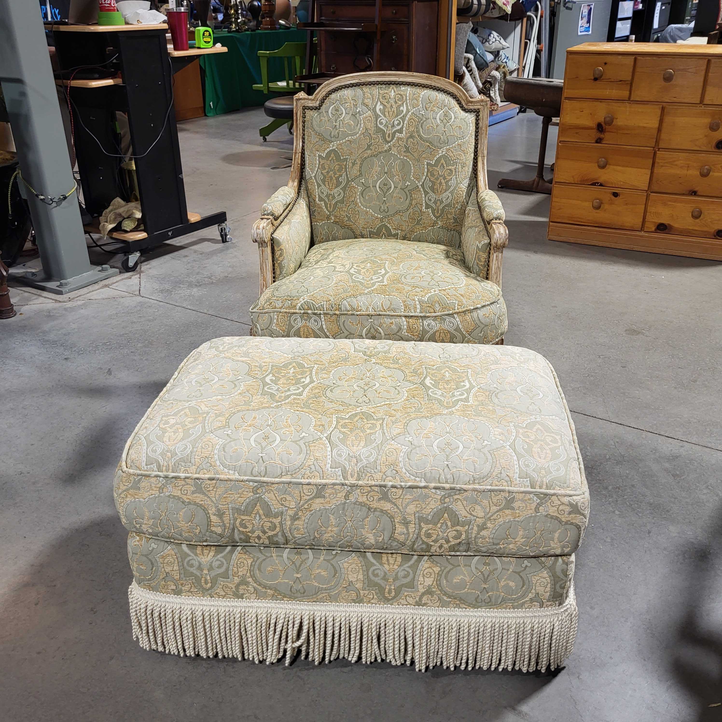 Gold Sage Cream Nailhead Accent Antiqued Cream Wood with Ottoman Accent Chair