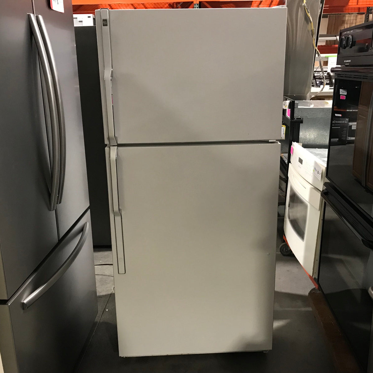 GE White Standard Refrigerator — Habitat Roaring Fork