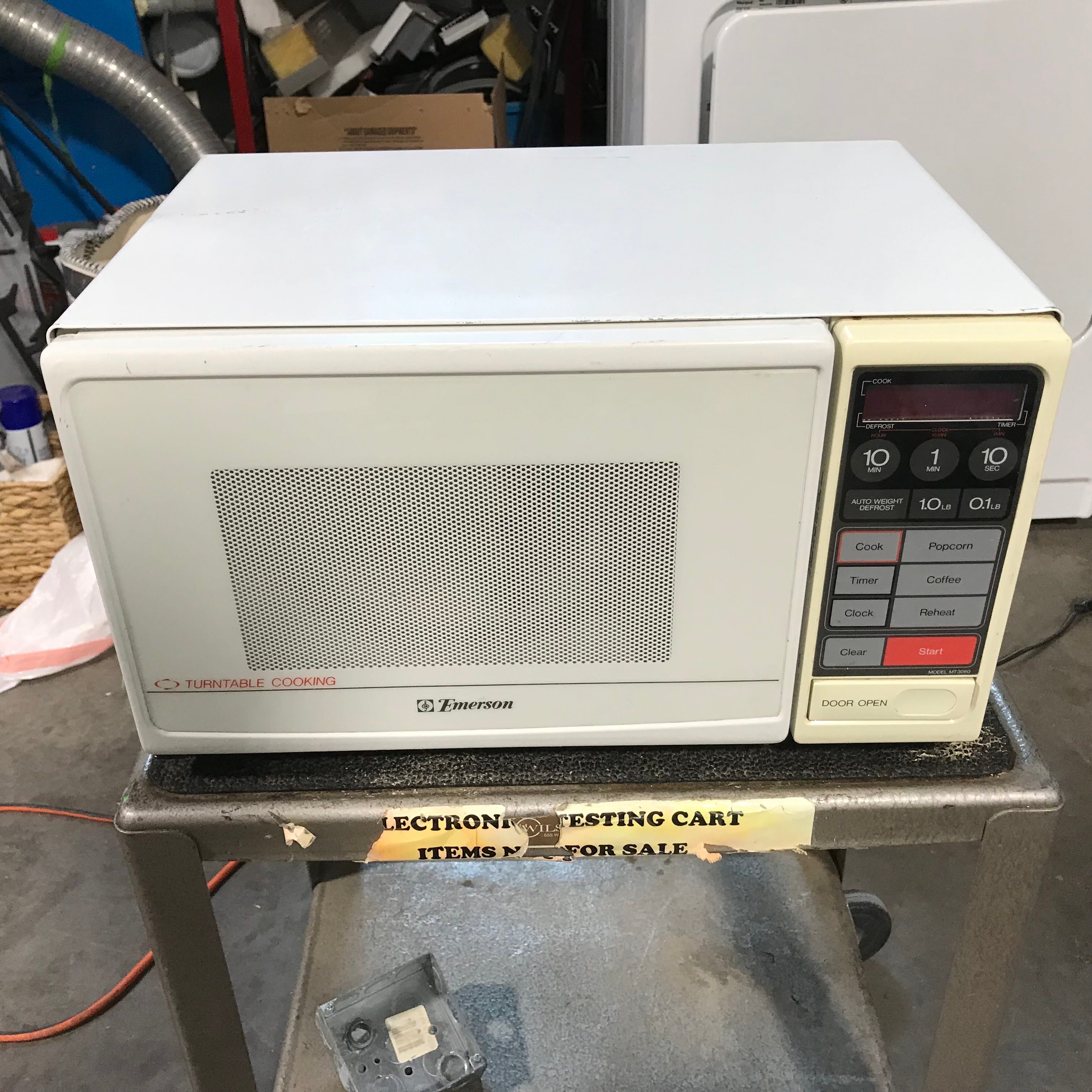 Emerson White Counter Top Microwave