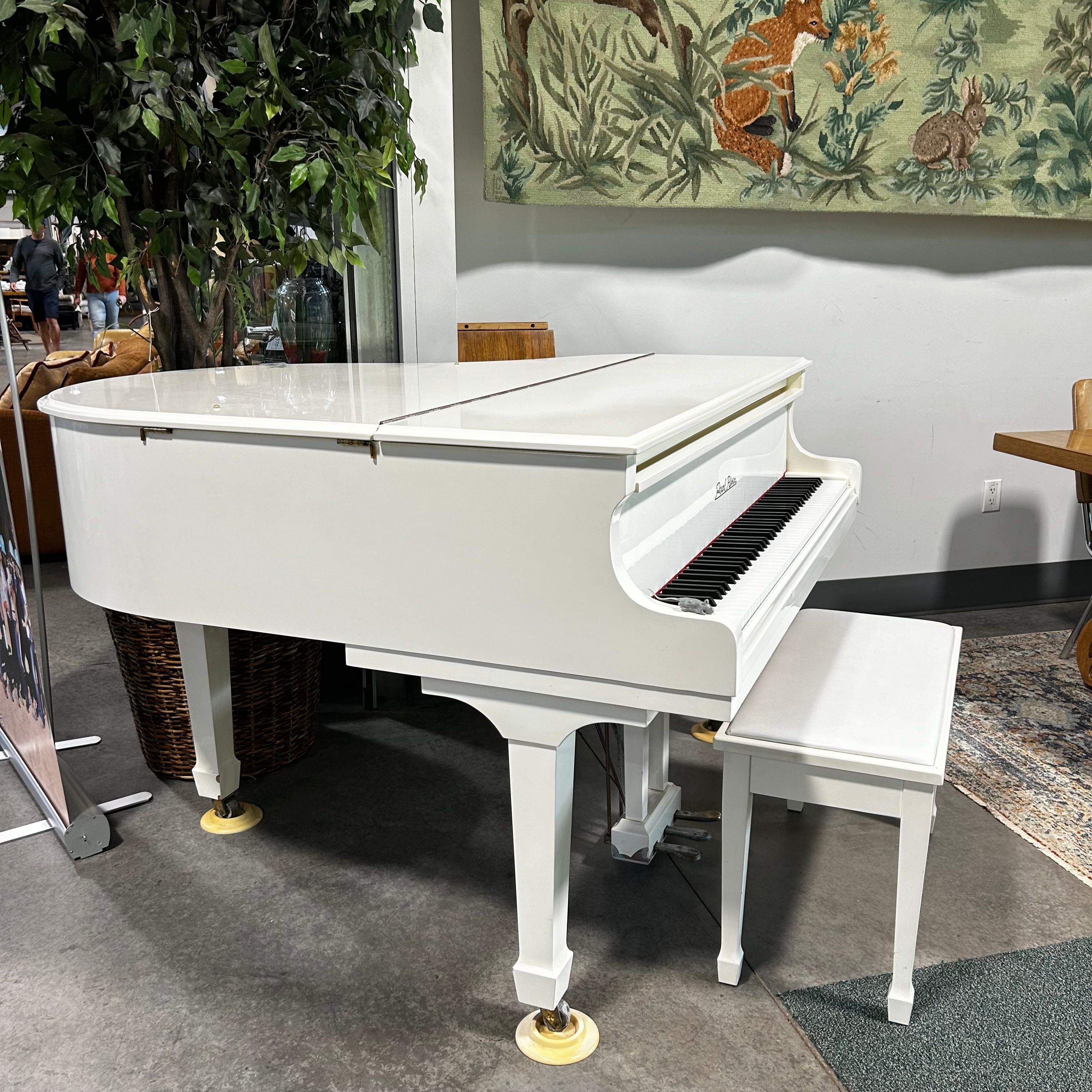 Pearl River 4&#39; 8" GP142 Polished White Grand Piano SN: 950128