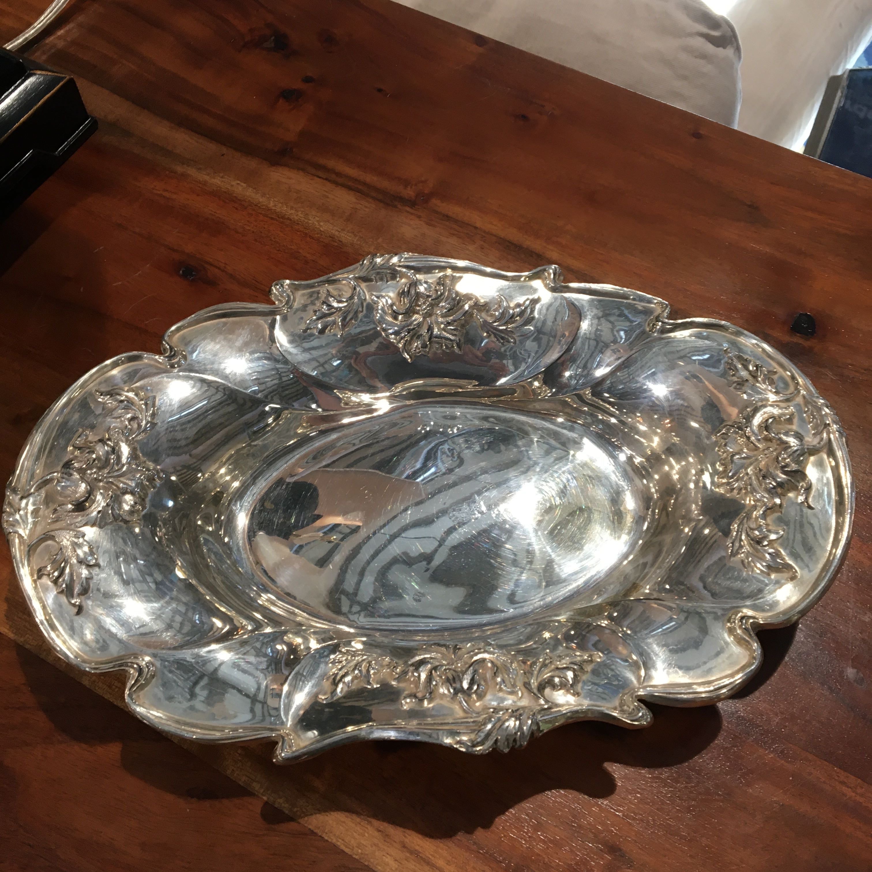 Forbes Silver Co. Quadruple Silverplate Repousse' Bowl