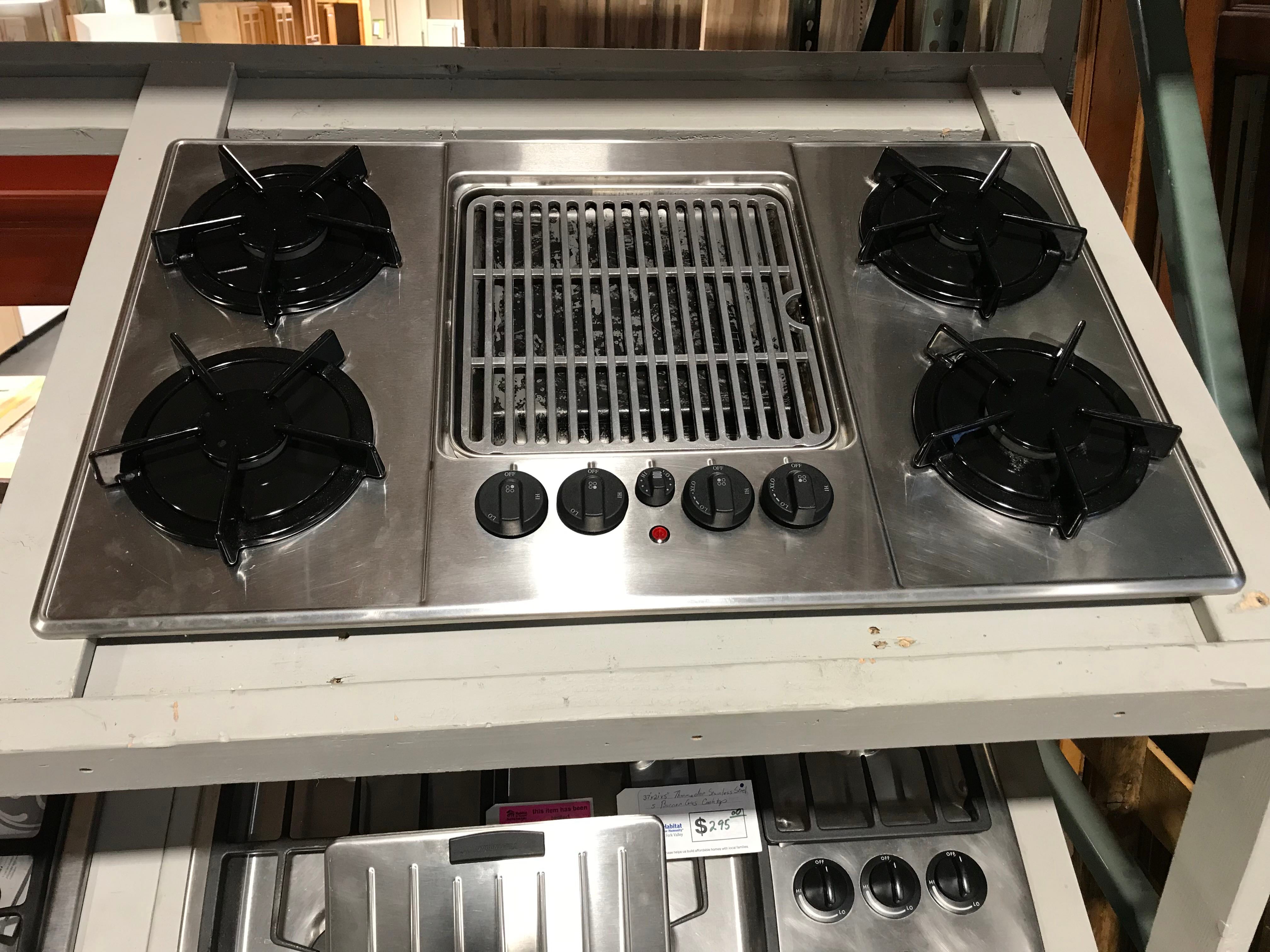 Thermador Stainless Steel Dual Fuel 110 Volts 4 Burner 1 Grill Cook Top