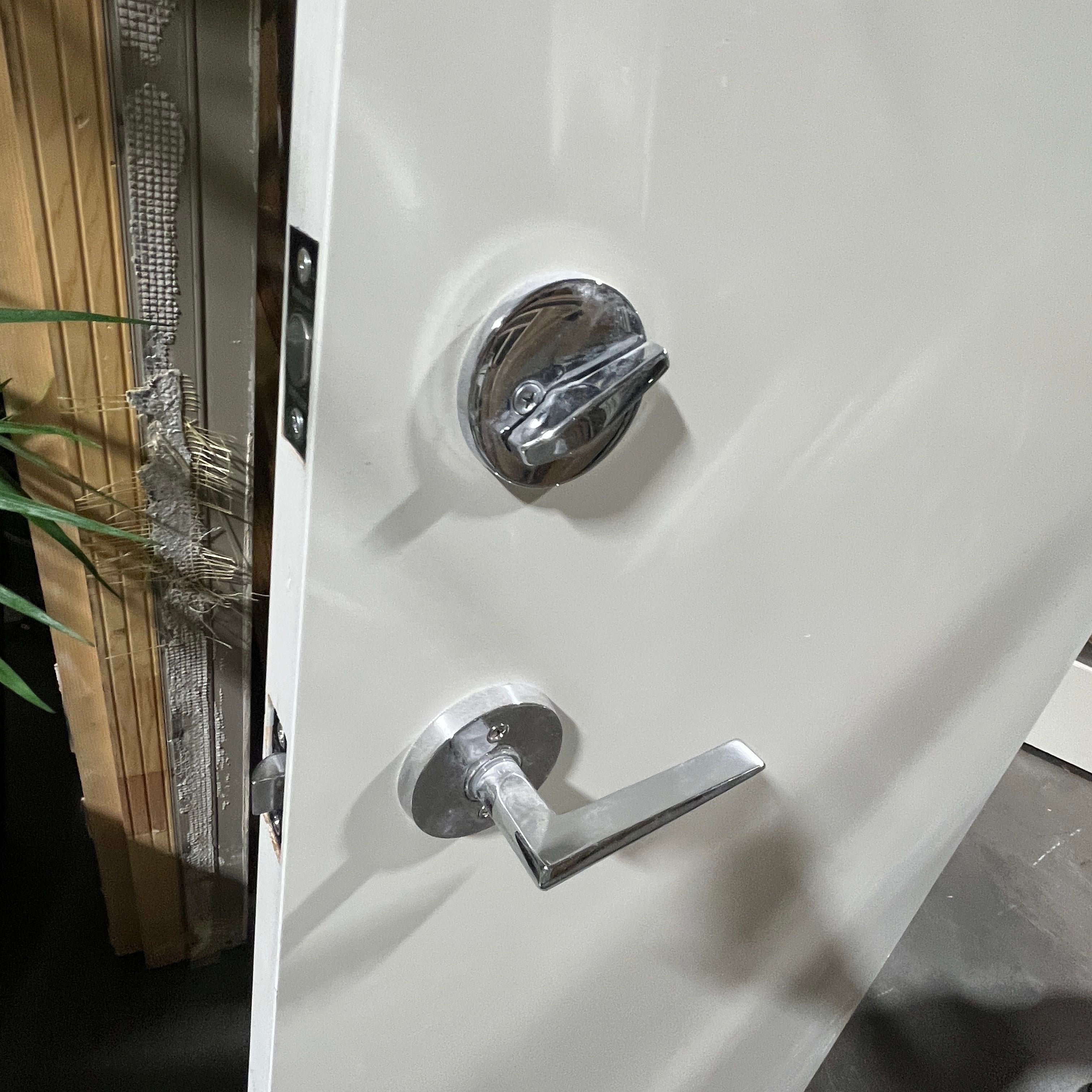29.75"x 78.5"x 1.75" Solid Slab with Lock Interior Door