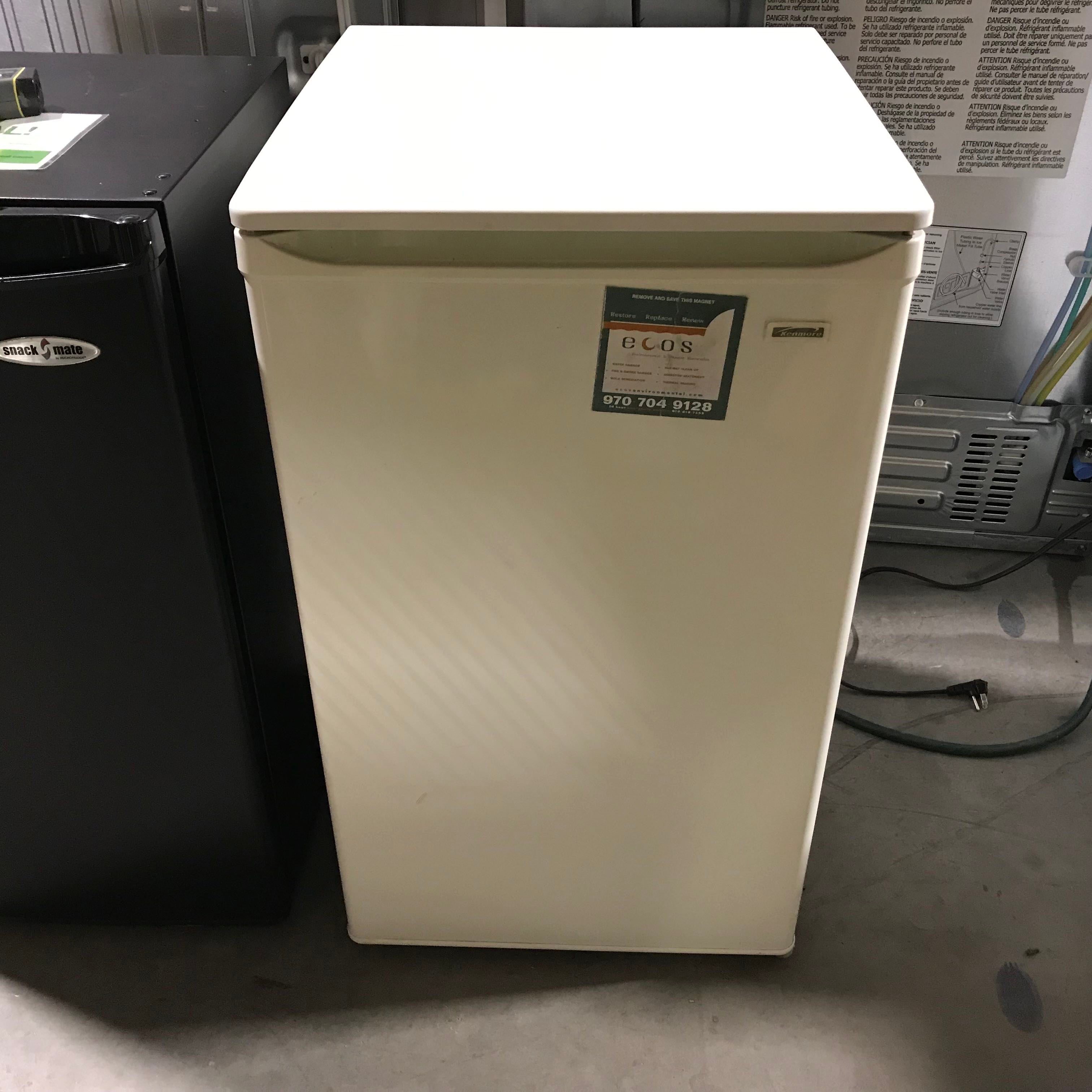 Kenmore White Under Counter Top Refrigerator