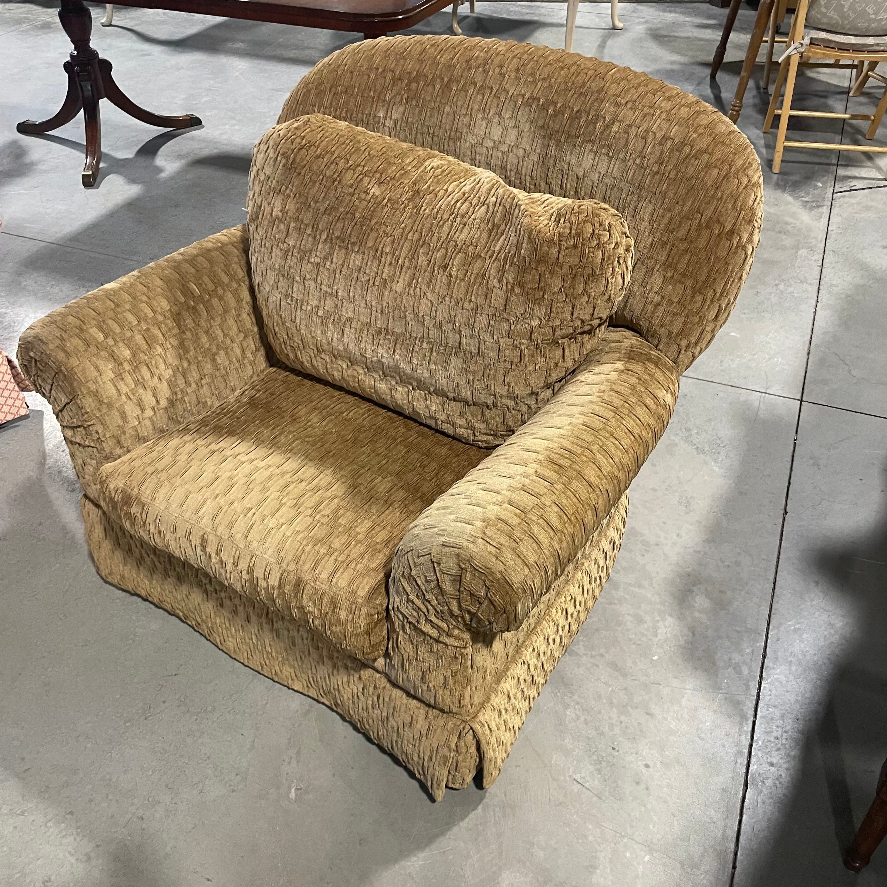 42"x 42"x 35" Hansen Collections Golden Tan Textured Down Wing Swivel Chair