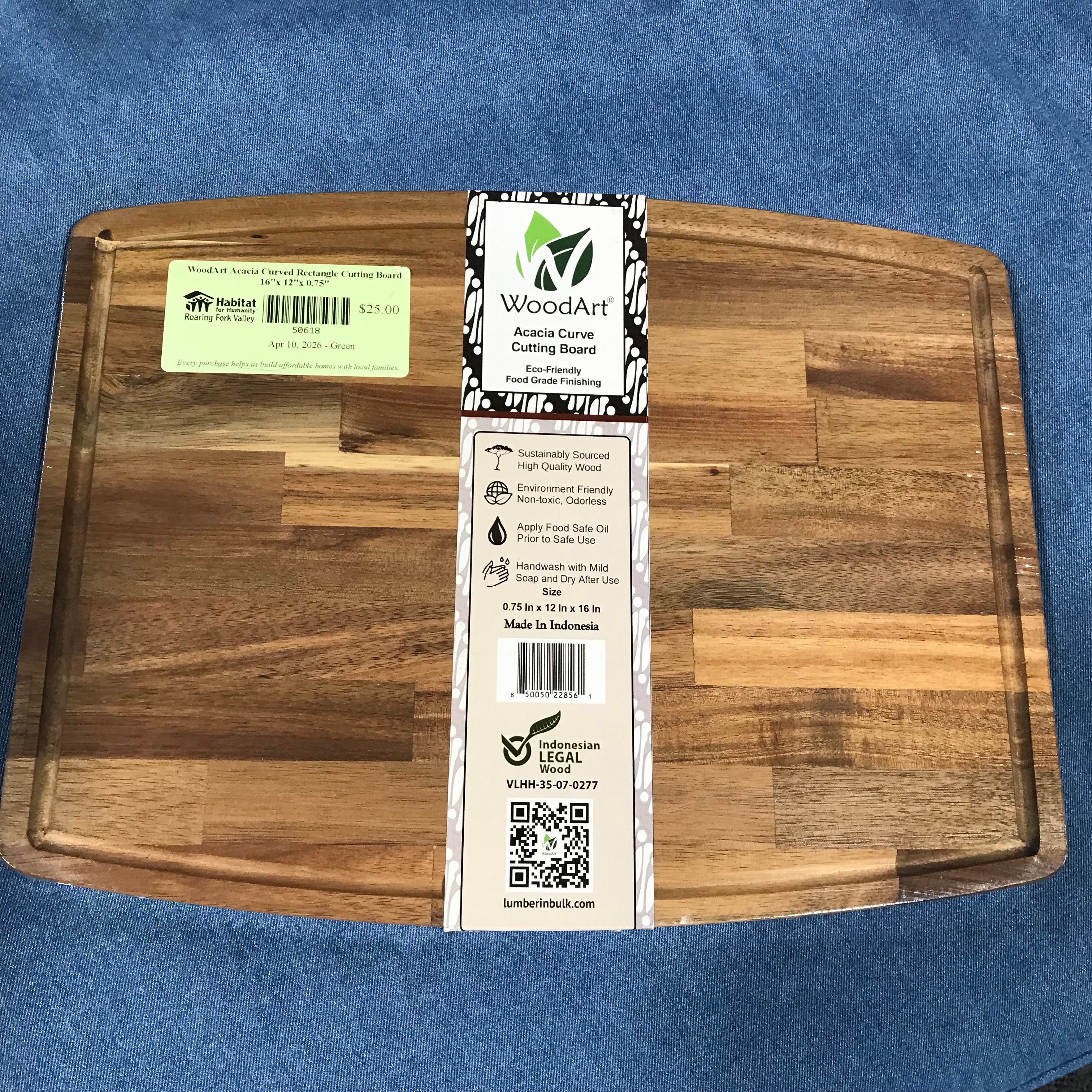 WoodArt Acacia Curved Rectangle Cutting Board 16"x 12"x 0.75"