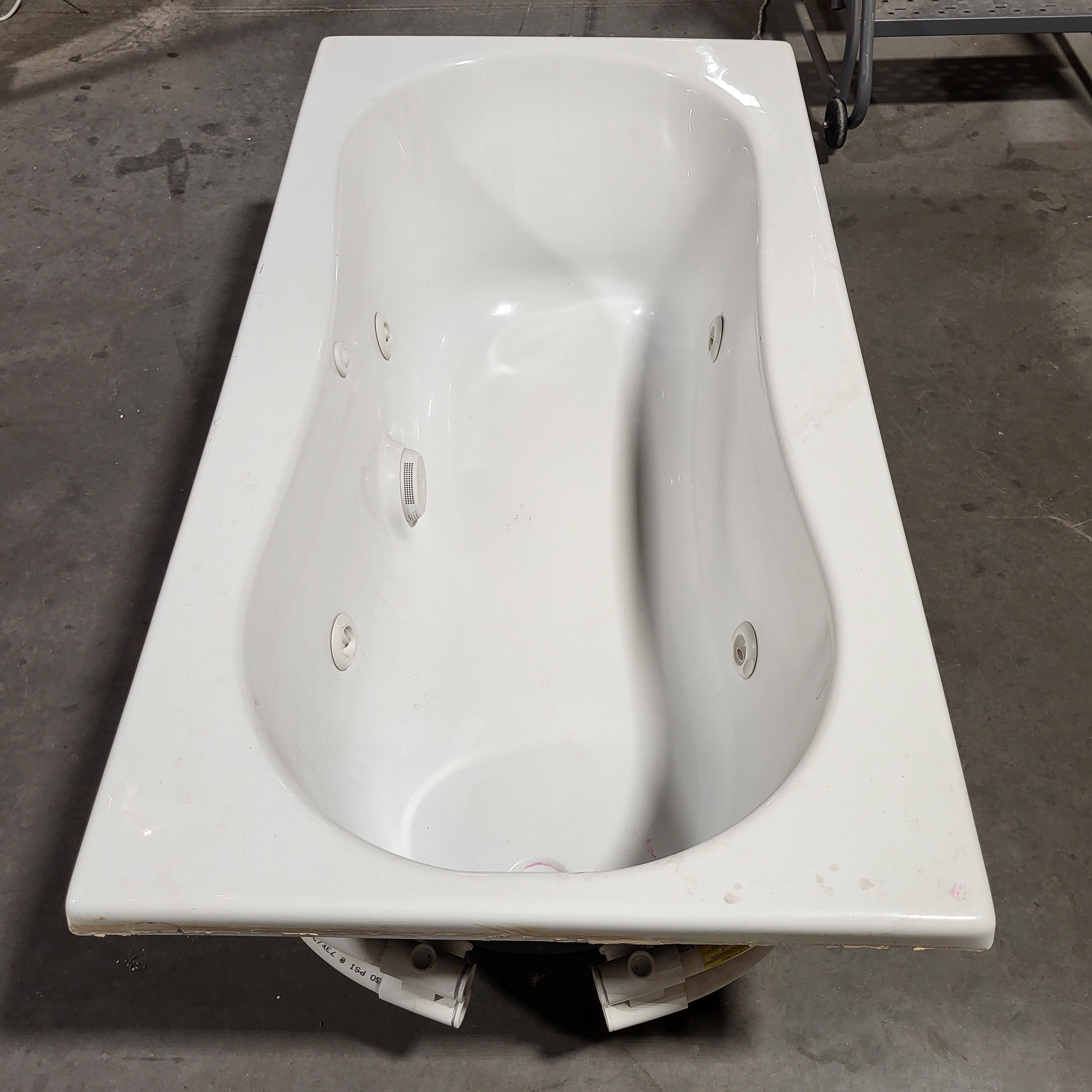 59"x 31.5"x 18" Kohler White Jetted Tub