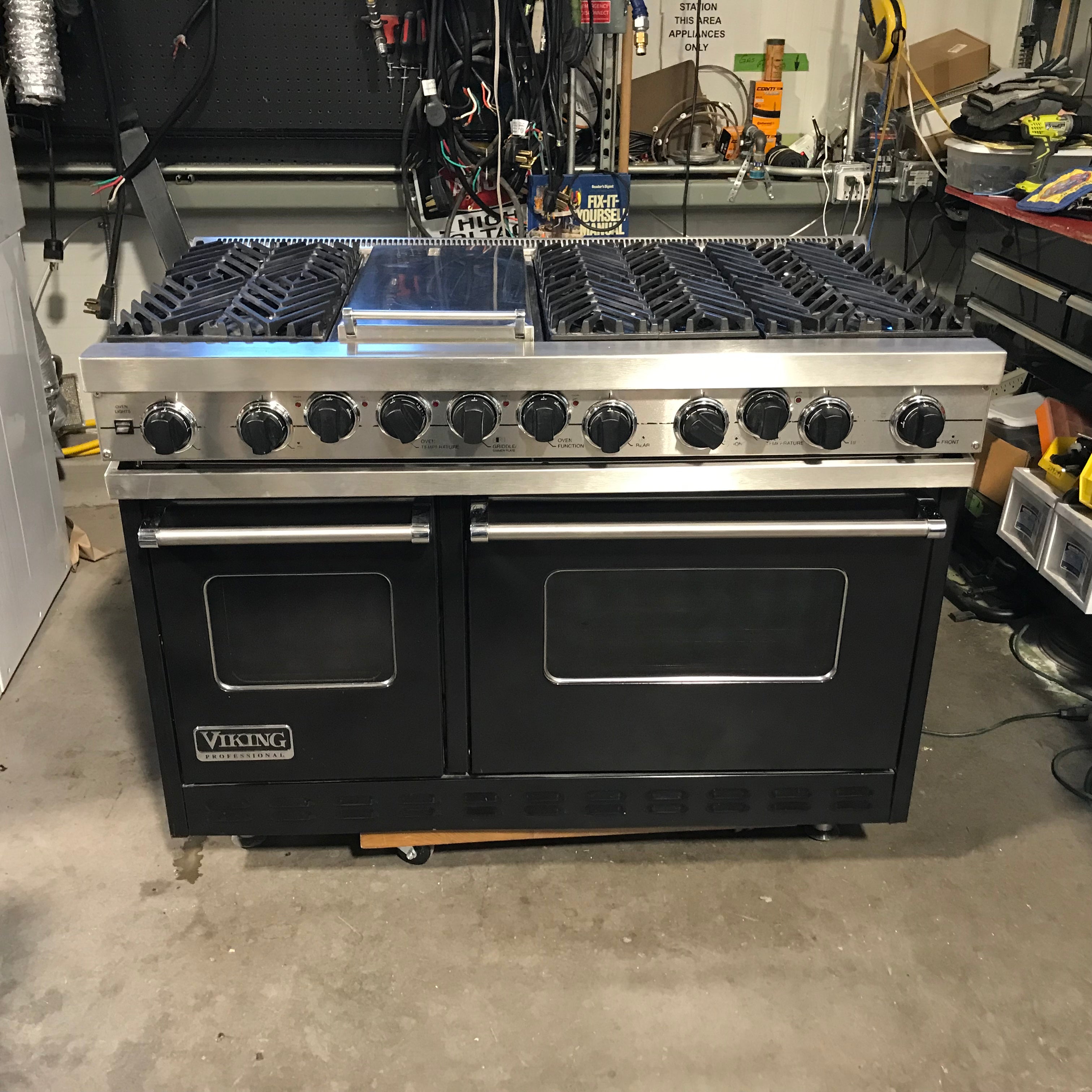 Viking 48" Black/Stainless Steel 6 Burner, Griddle, Double Oven, Dual Fuel Range 48"x 29"x 37"