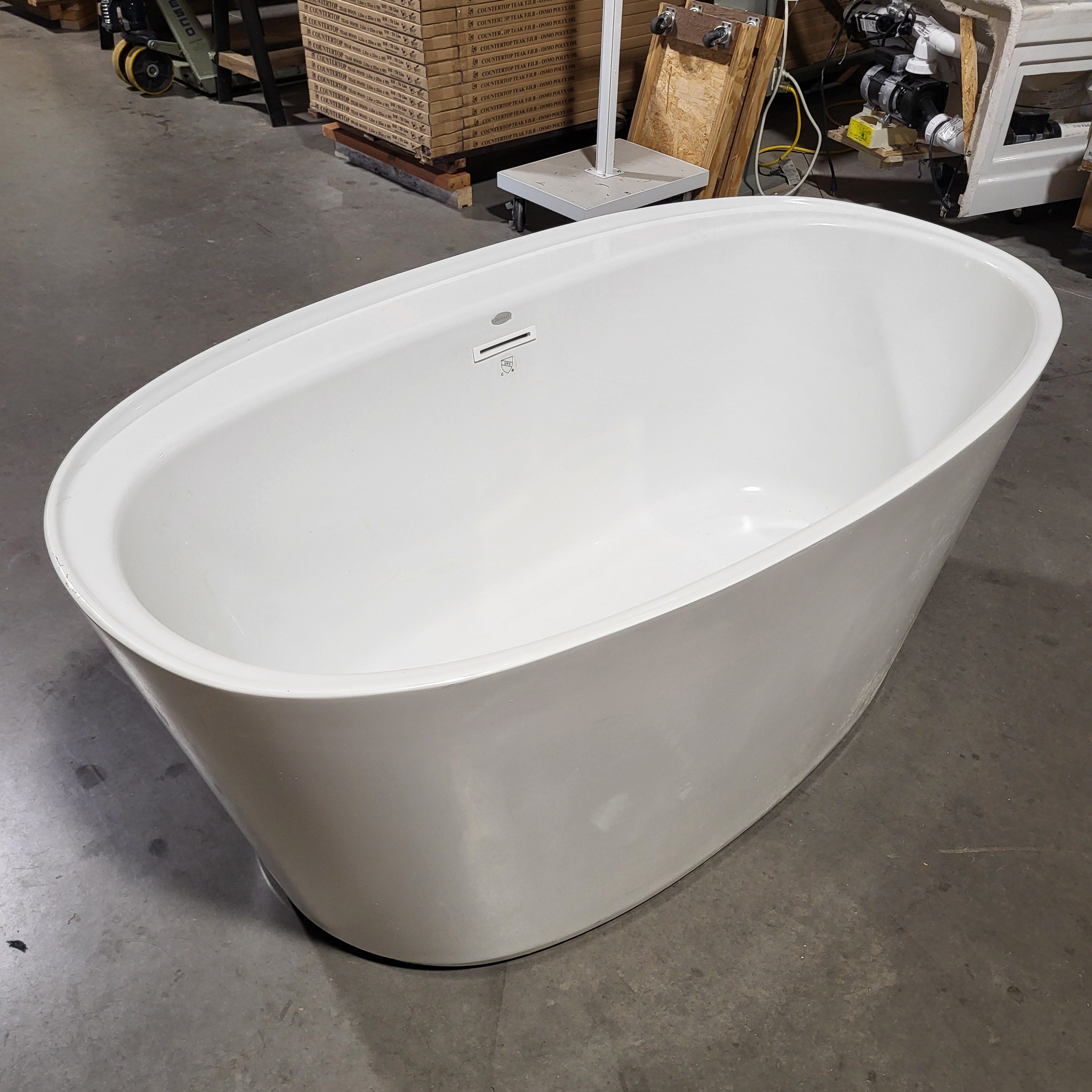 59"x 31.5"x 25" Jacuzzi Gloss White Contemporary Stand Alone Tub