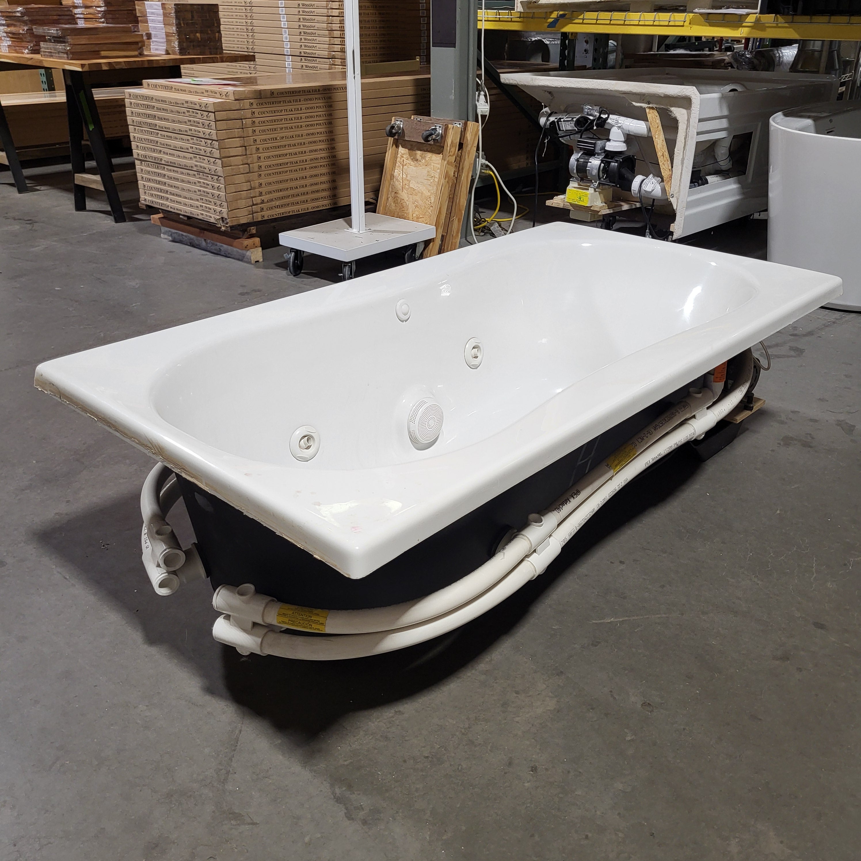 59"x 31.5"x 18" Kohler White Jetted Tub