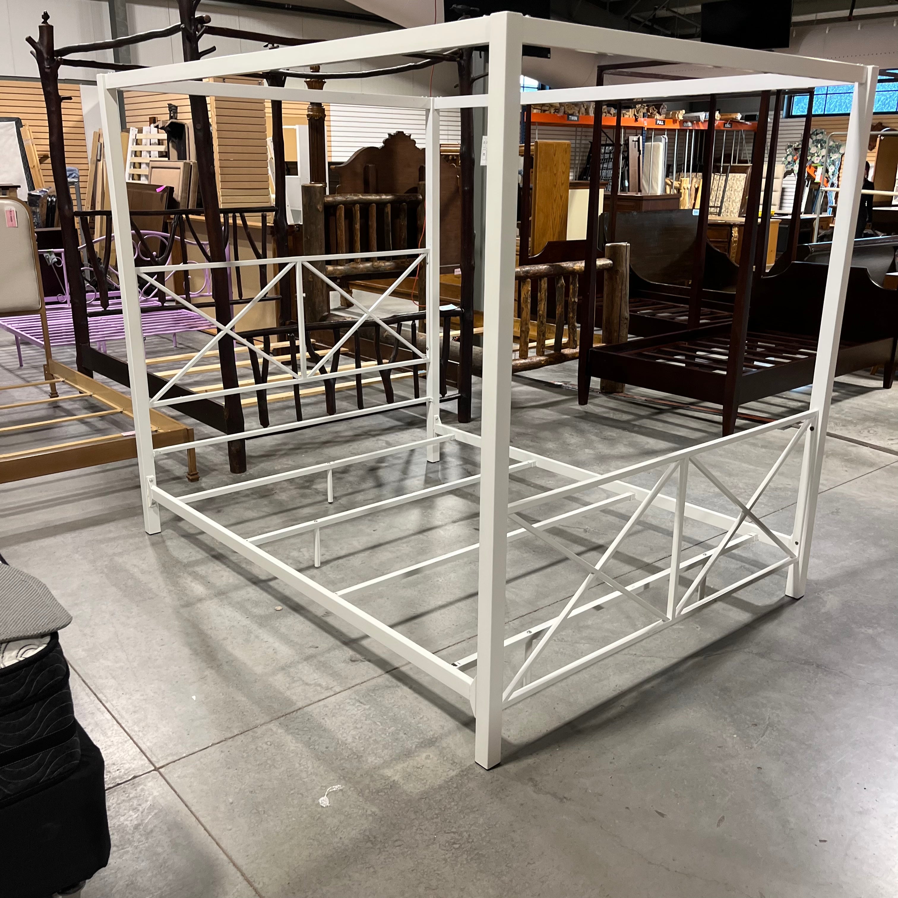 QUEEN White Metal Canopy Bed Set 63"x 85"x 72"