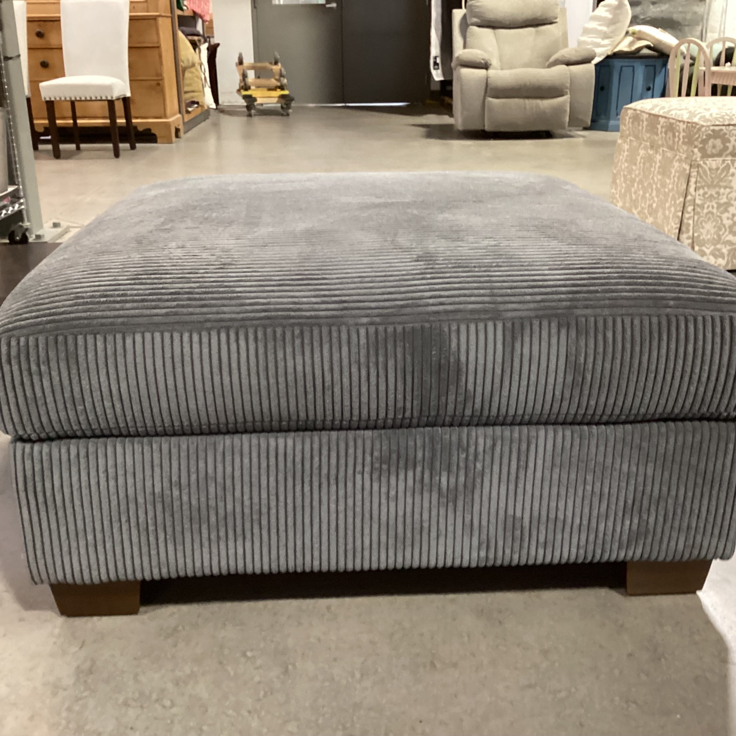 Thomasville Grey Wide Ribbed Chenille Ottoman 39"x 39"x 18.5"