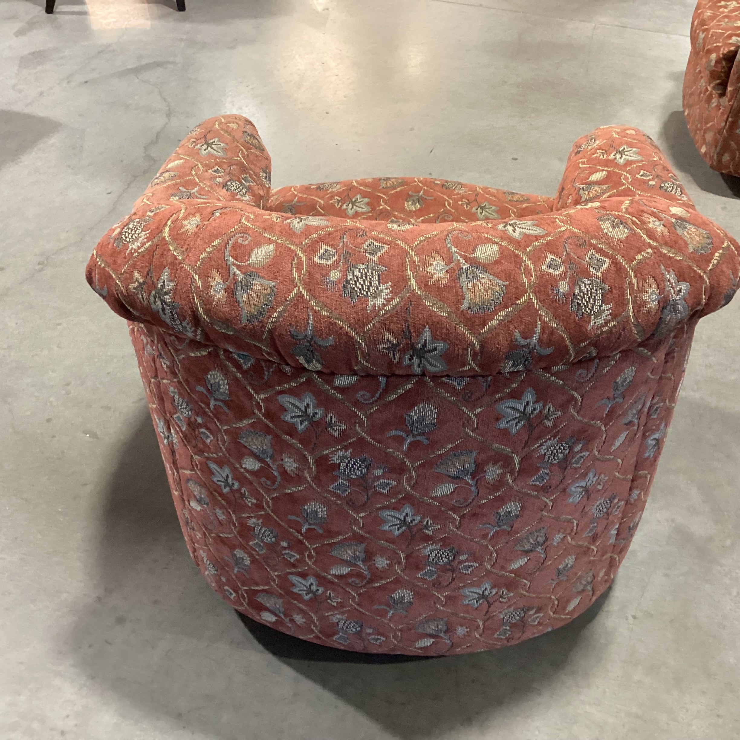 Flexsteel Rust & Sage Leaf Floral Swivel Rock Barrel Chair 33"x 33"x 31"