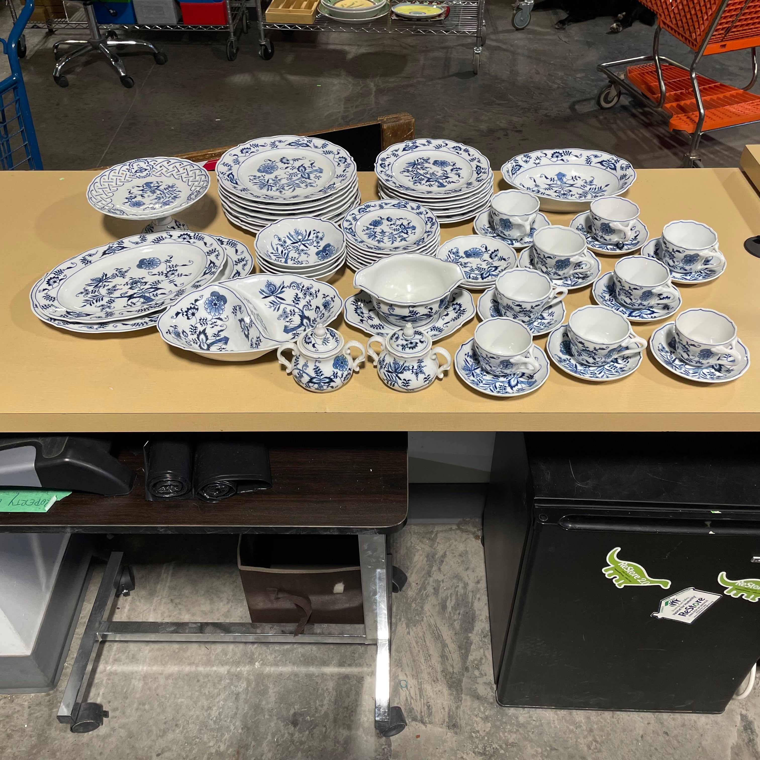 Set of 59 Pieces Vintage Blue Danube Onion China Dinnerware, Made in Japan