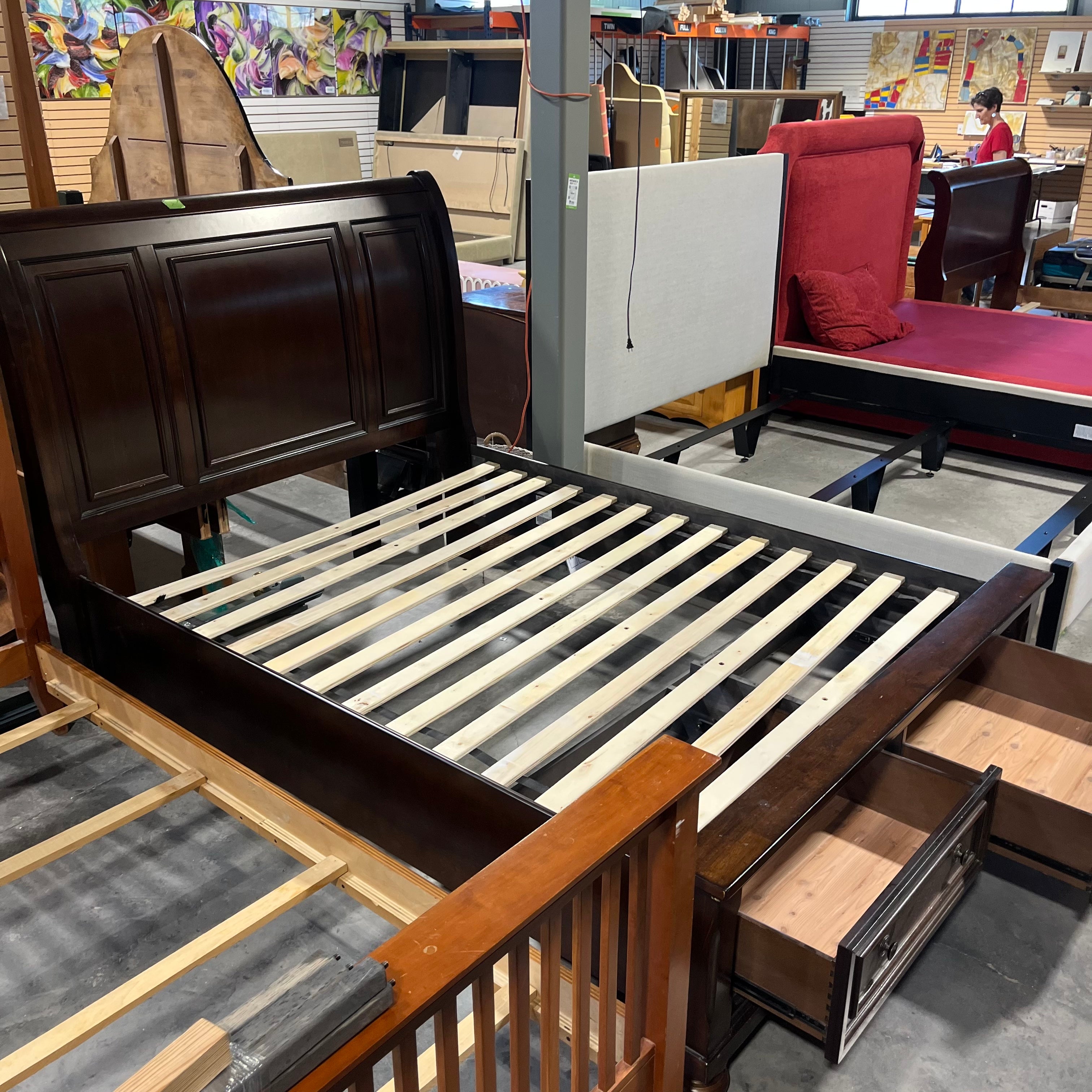 QUEEN Solid Dark Finish Wood with 2 Drawer Foot Board Bed Set 65.5"x 92"x 57.5"