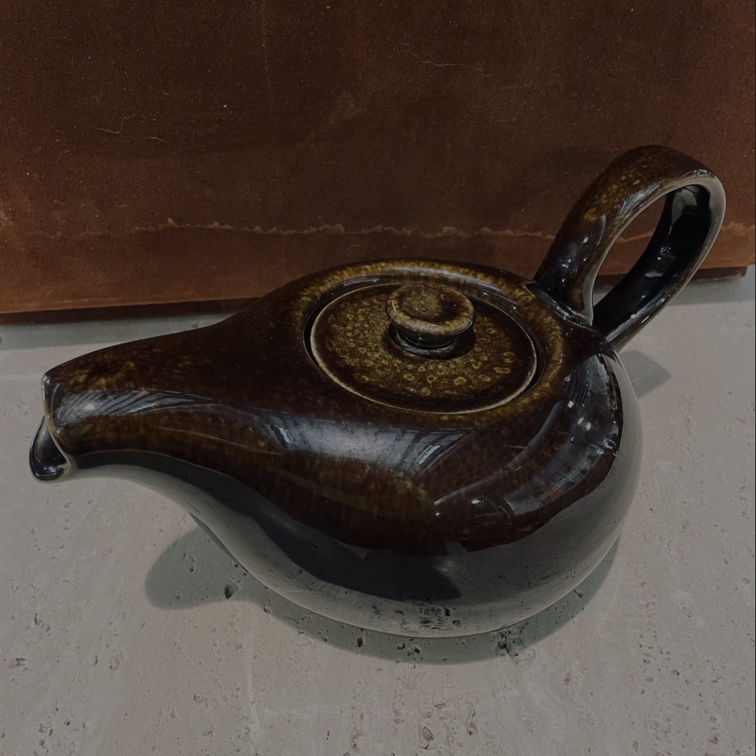Steubenville Russel Wright Tea Pot,10"x 5"