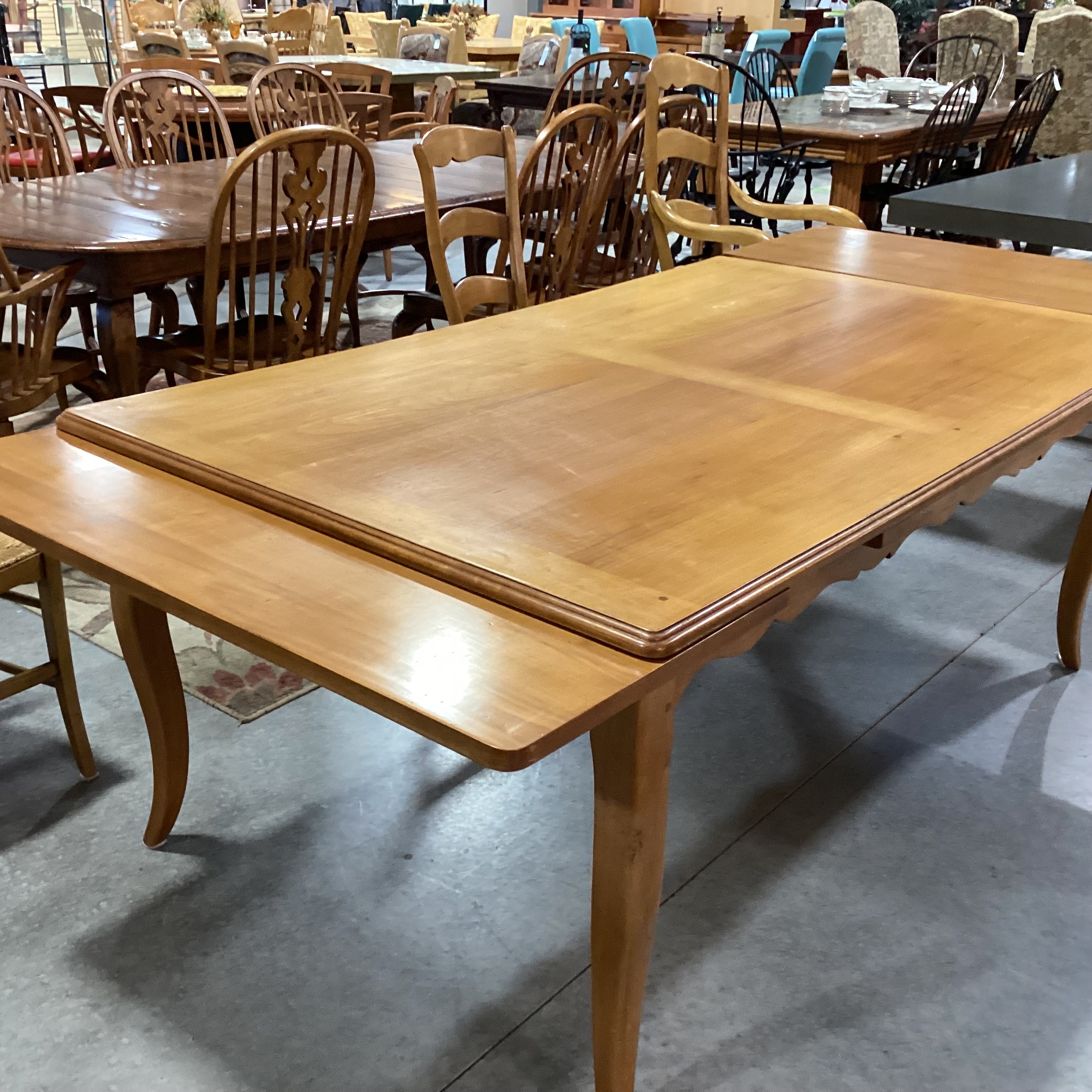 Light Finish Carved Wood End Extend Leaves Table & 6 Chairs Dining Set 72" to 111"x 43"x 30"