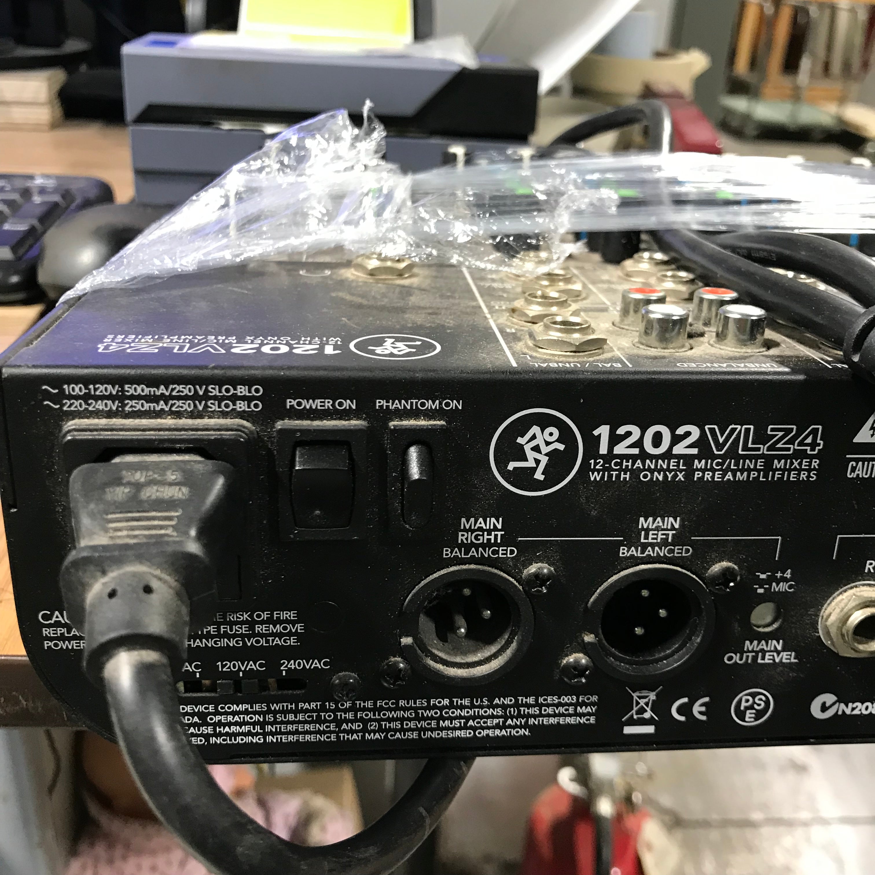 Mackie 1202 VLZ4 12 Channel Mixer