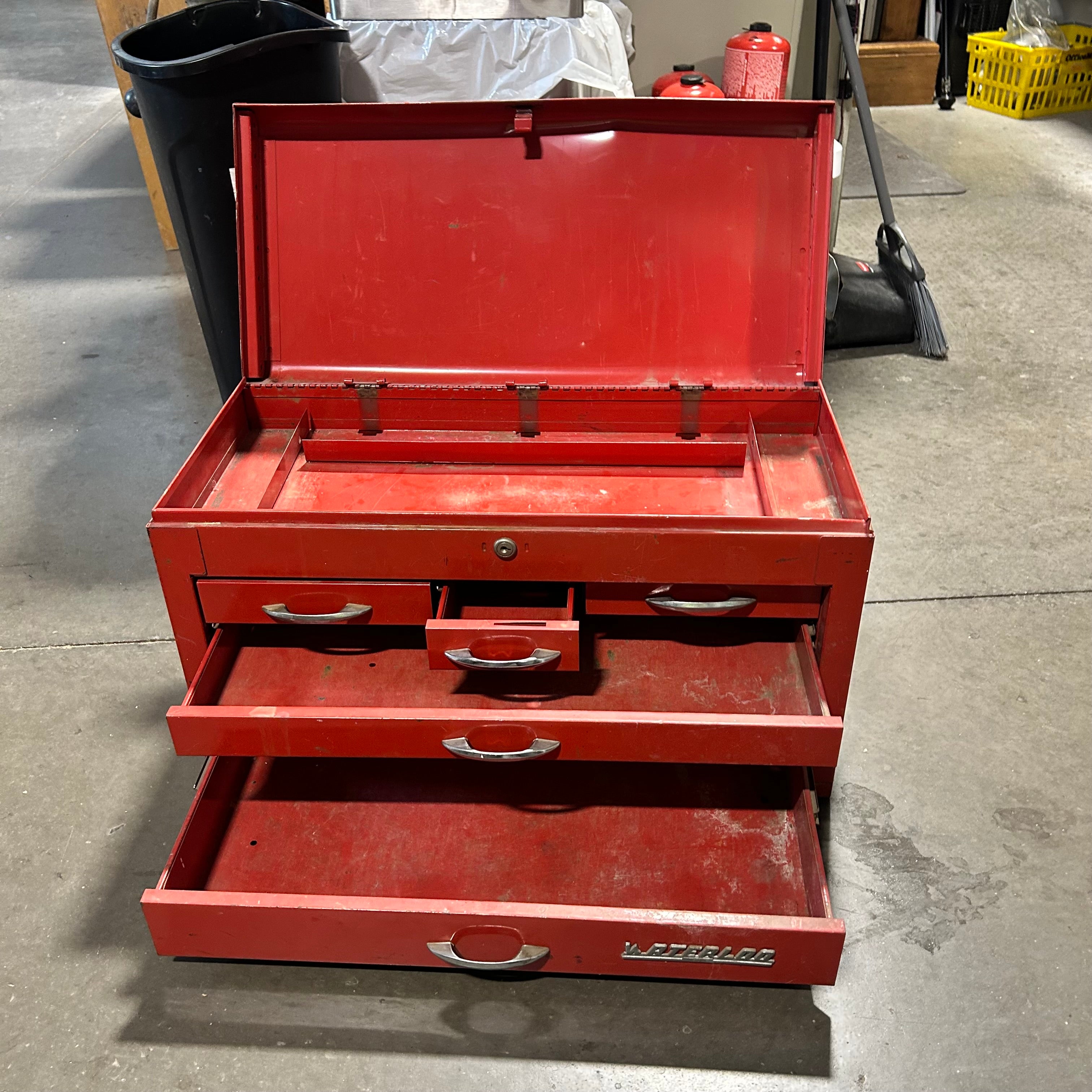 Waterloo 6 Drawer Tool Box 26"x 12"x 15"
