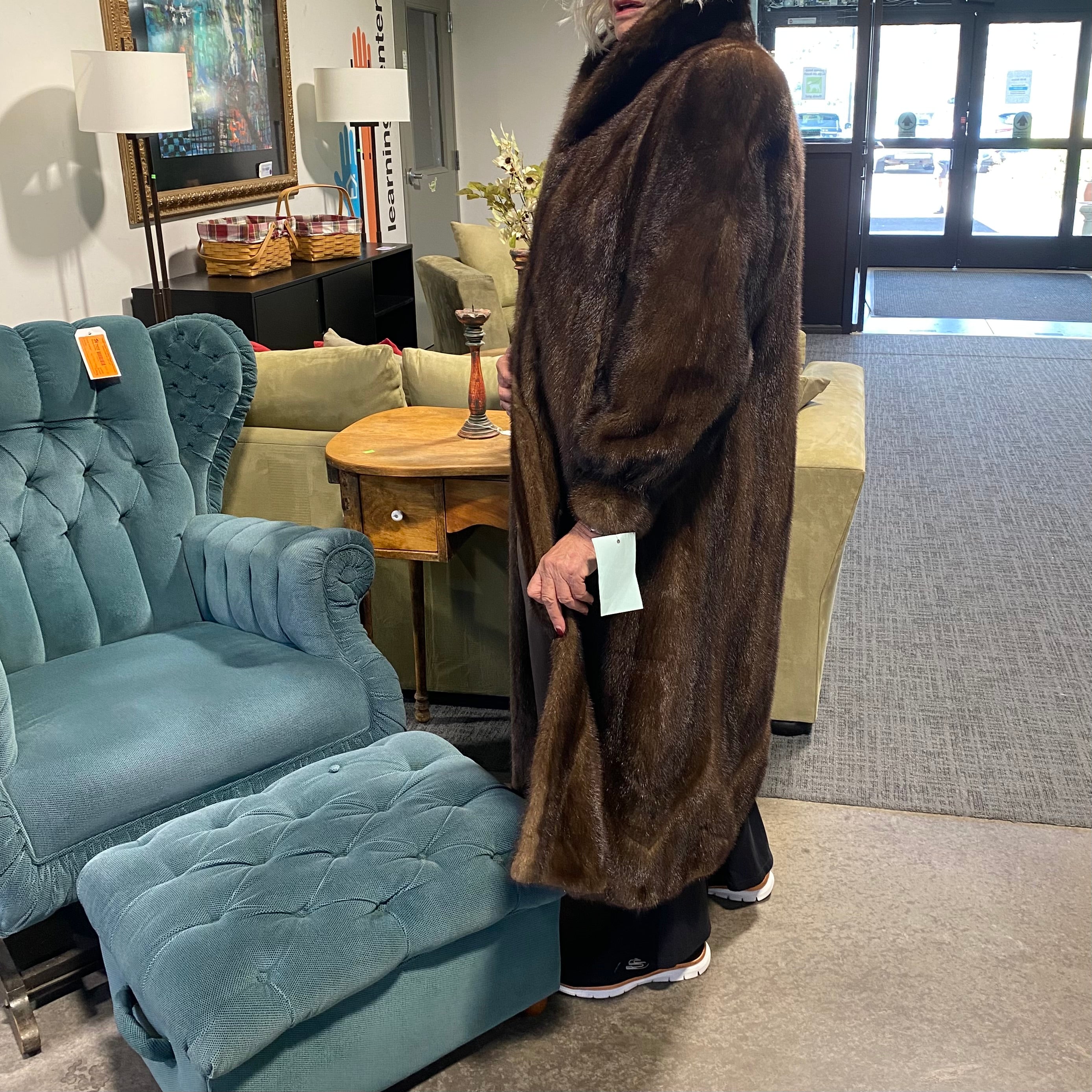 Affinity Furs (Aspen/Vail) Full Length Luxurious Soft Satin-Lined Brown Mink Coat, Size: Medium