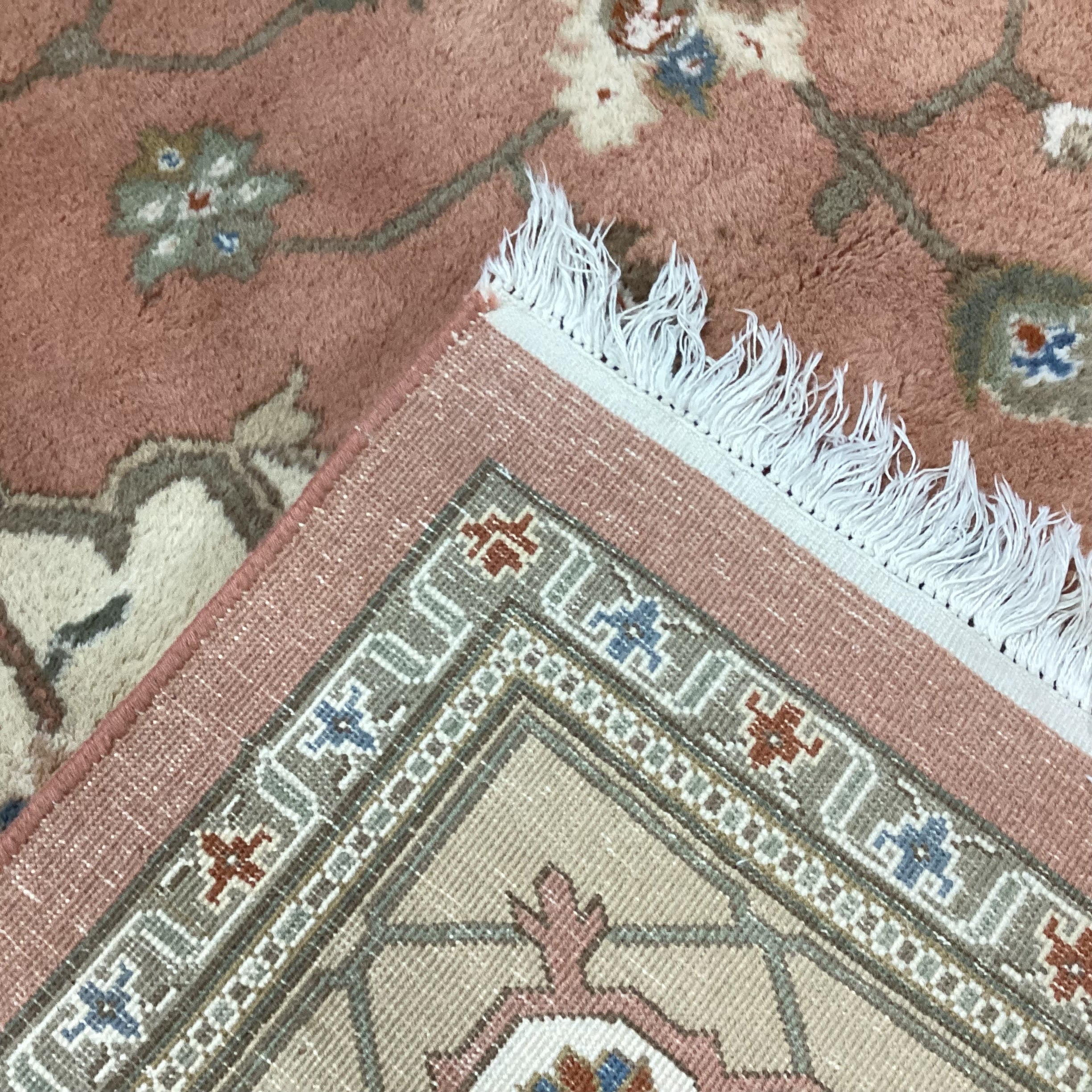 Peach & Cream Center Design & Border Detail Hand Woven Wool Rug 8'10"x 12'2"