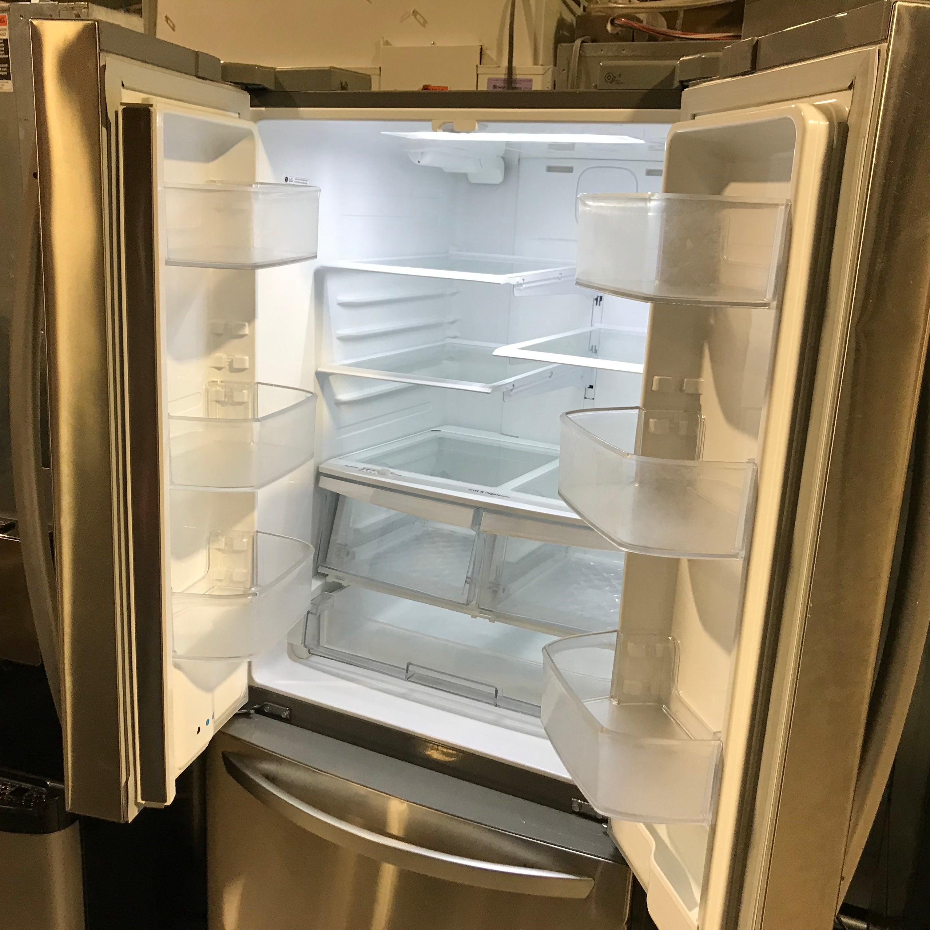 LG 30" Stainless Steel French Doors, Bottom Freezer Refrigerator 30"x 31"x 68.5"