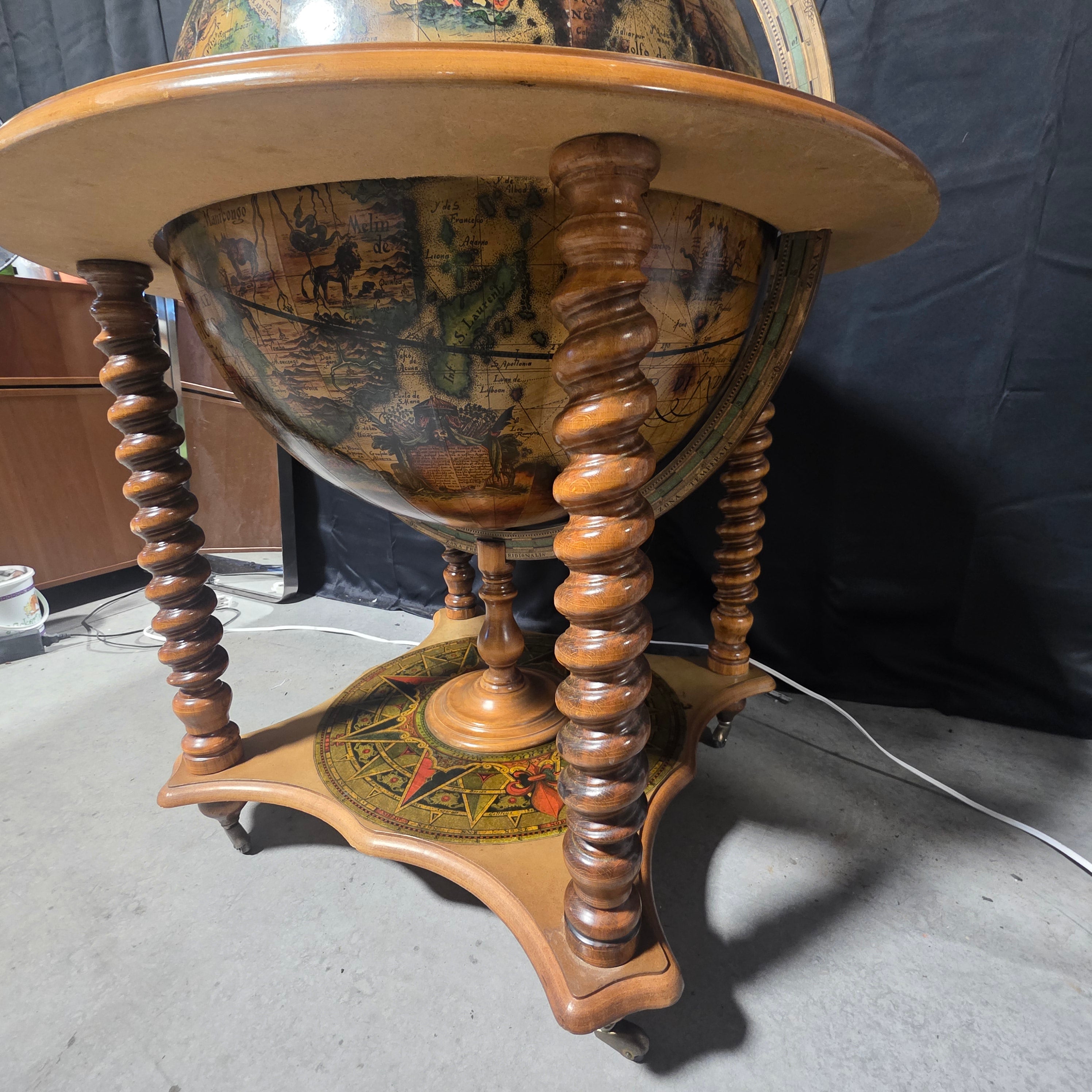 1980 Late 20th Century Mappamondo Italian Globe Bar