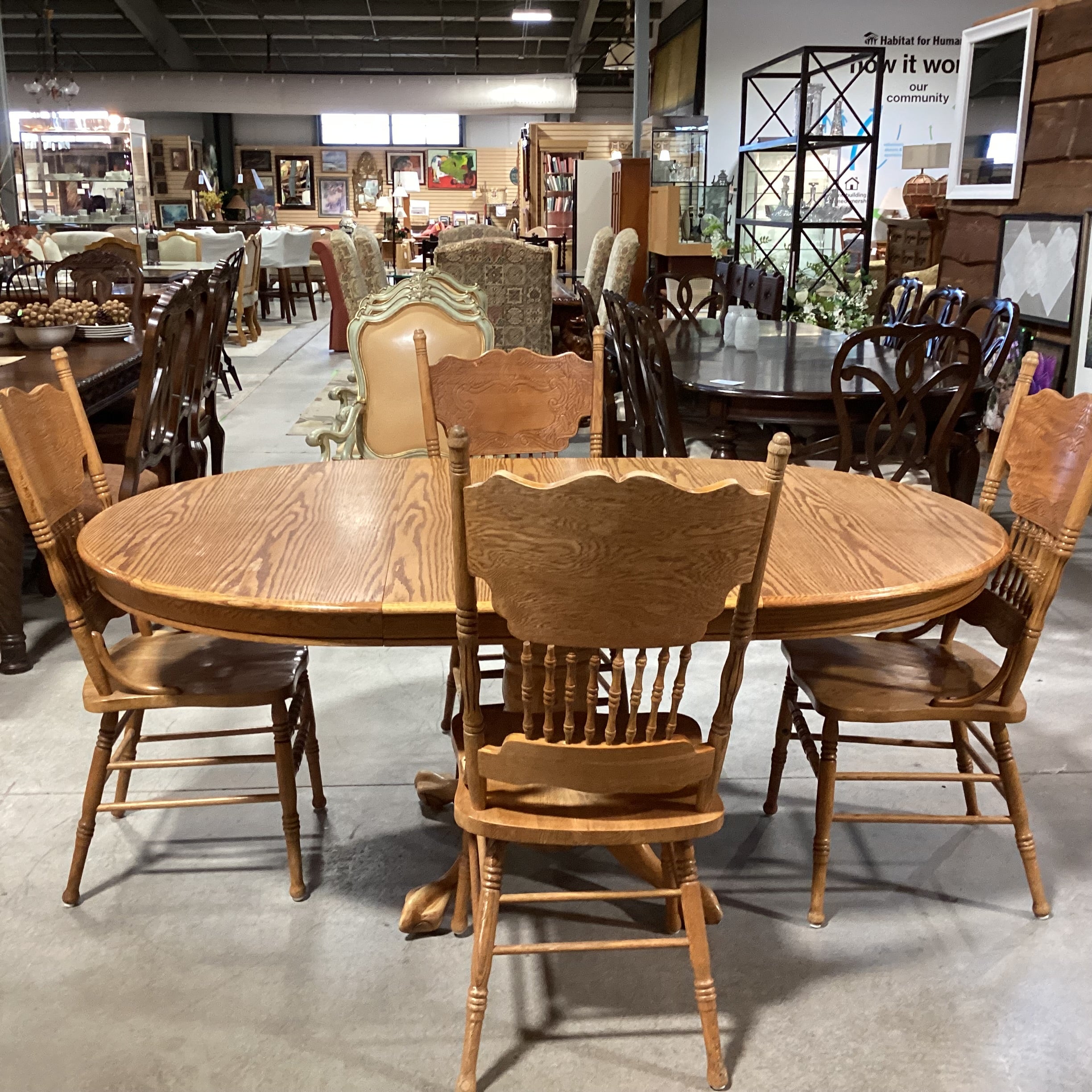 Round to Oval Vintage Oak 1 Leaf Table & 4 Pressed Oak Chairs Dining Set 48" to 72"x 48"x 30.5"