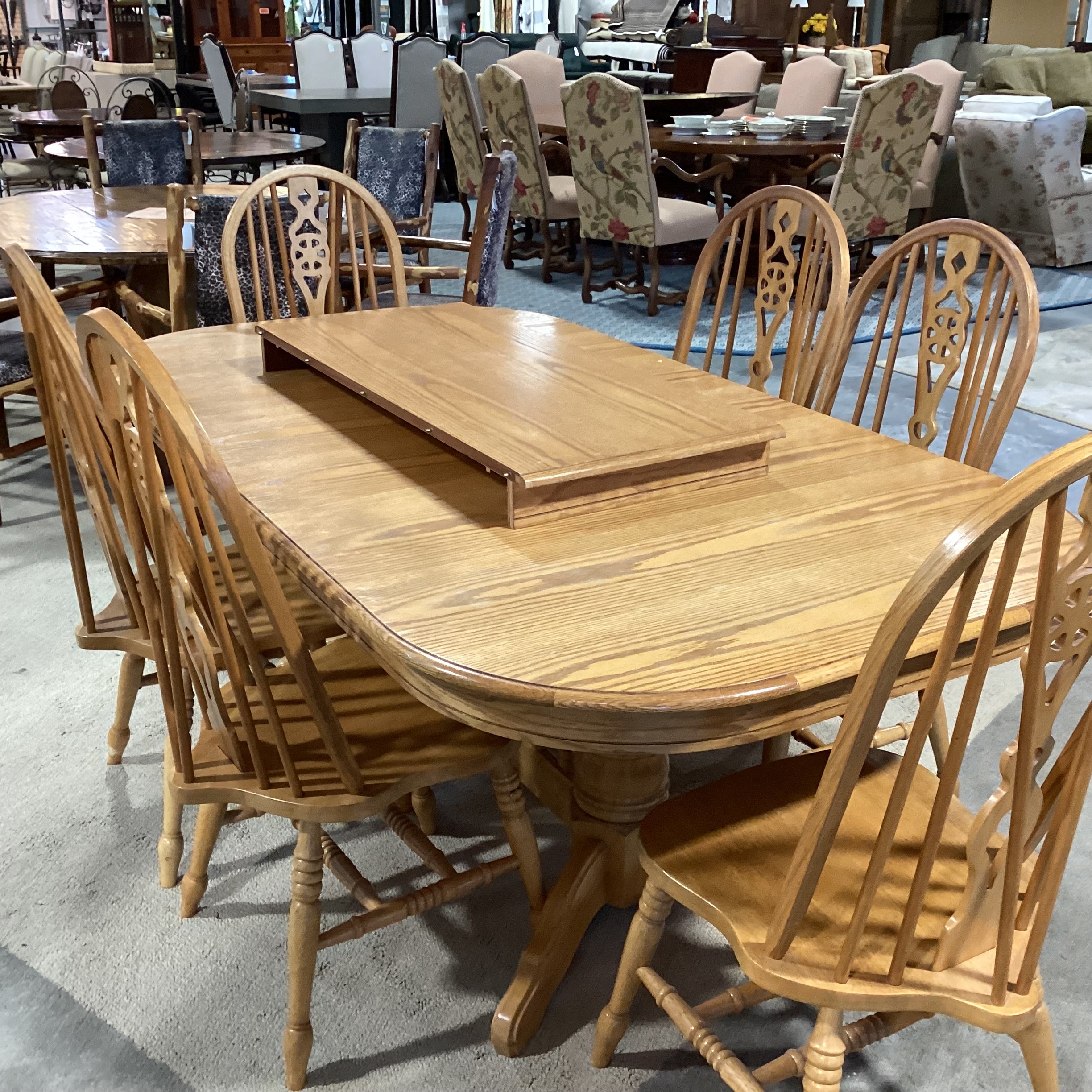 Winners Only Oak & Veneer Windsor Style with 2 Leaves & Trestle Table & 6 Chairs Dining Set 60" to 96"x 42"x 30"
