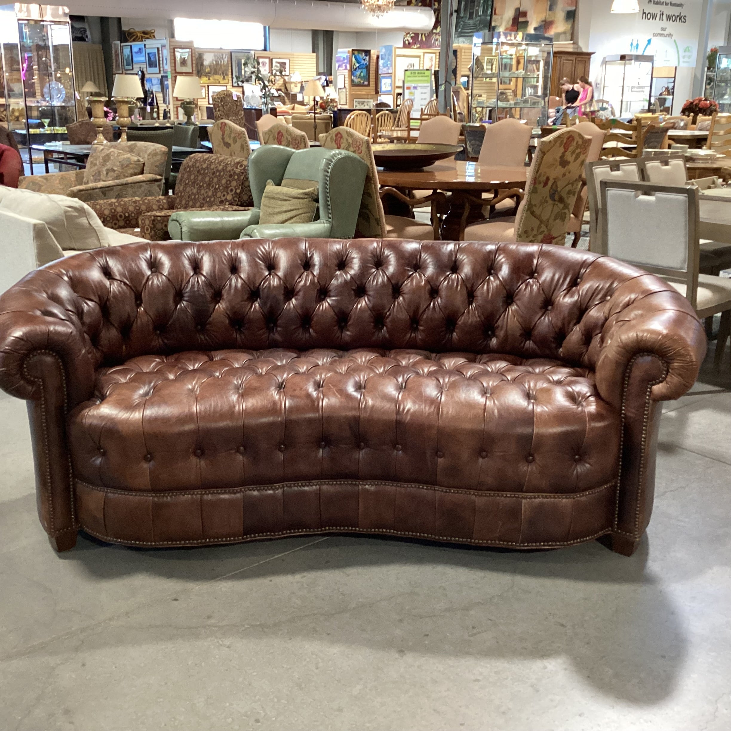 Henredon Rolled Arm English Style Button Tufted Leather Nailhead Sofa 87"x 44"x 33"