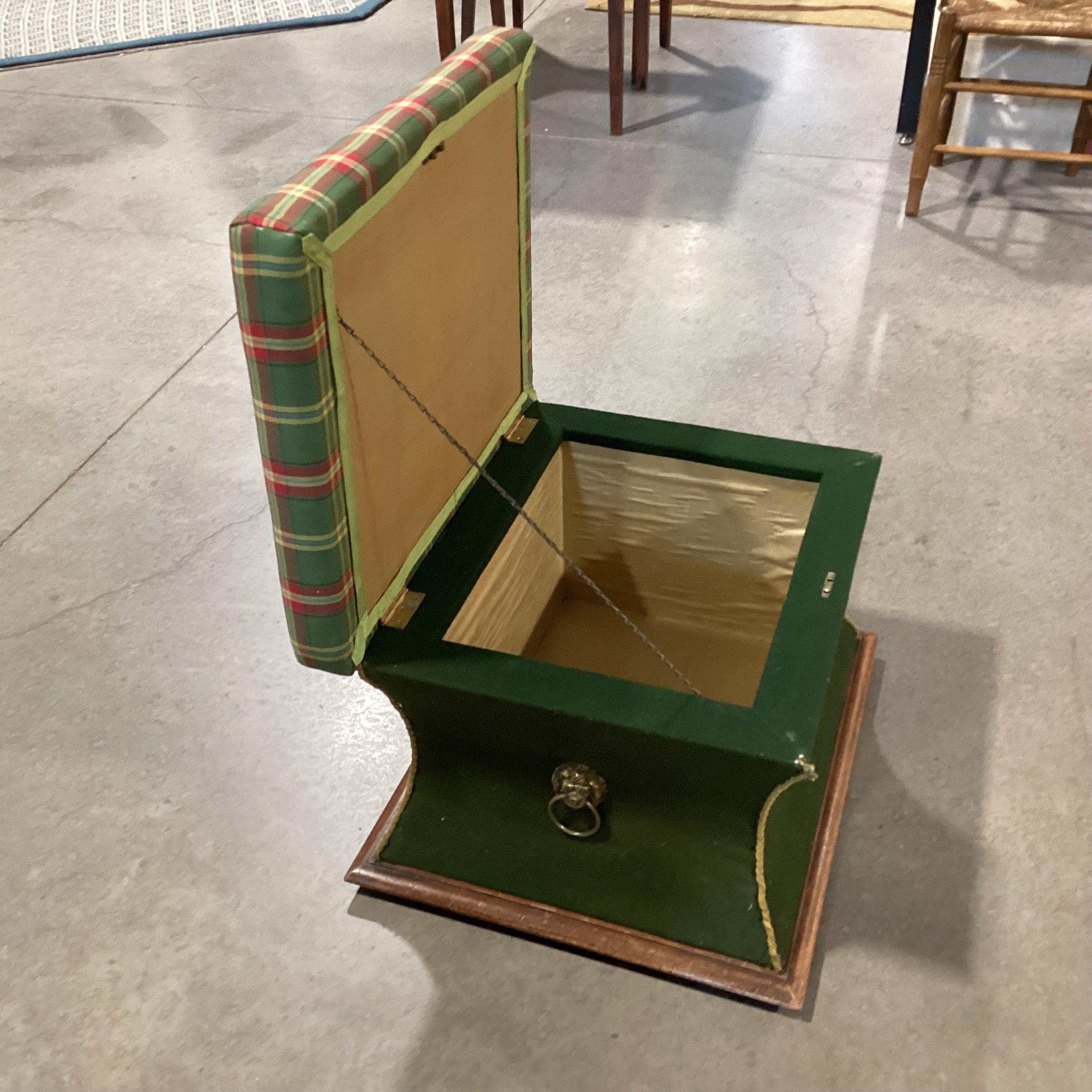 Green & Plaid Lionshead Handles Trunk Style with Storage Ottoman 24"x 20"x 17"