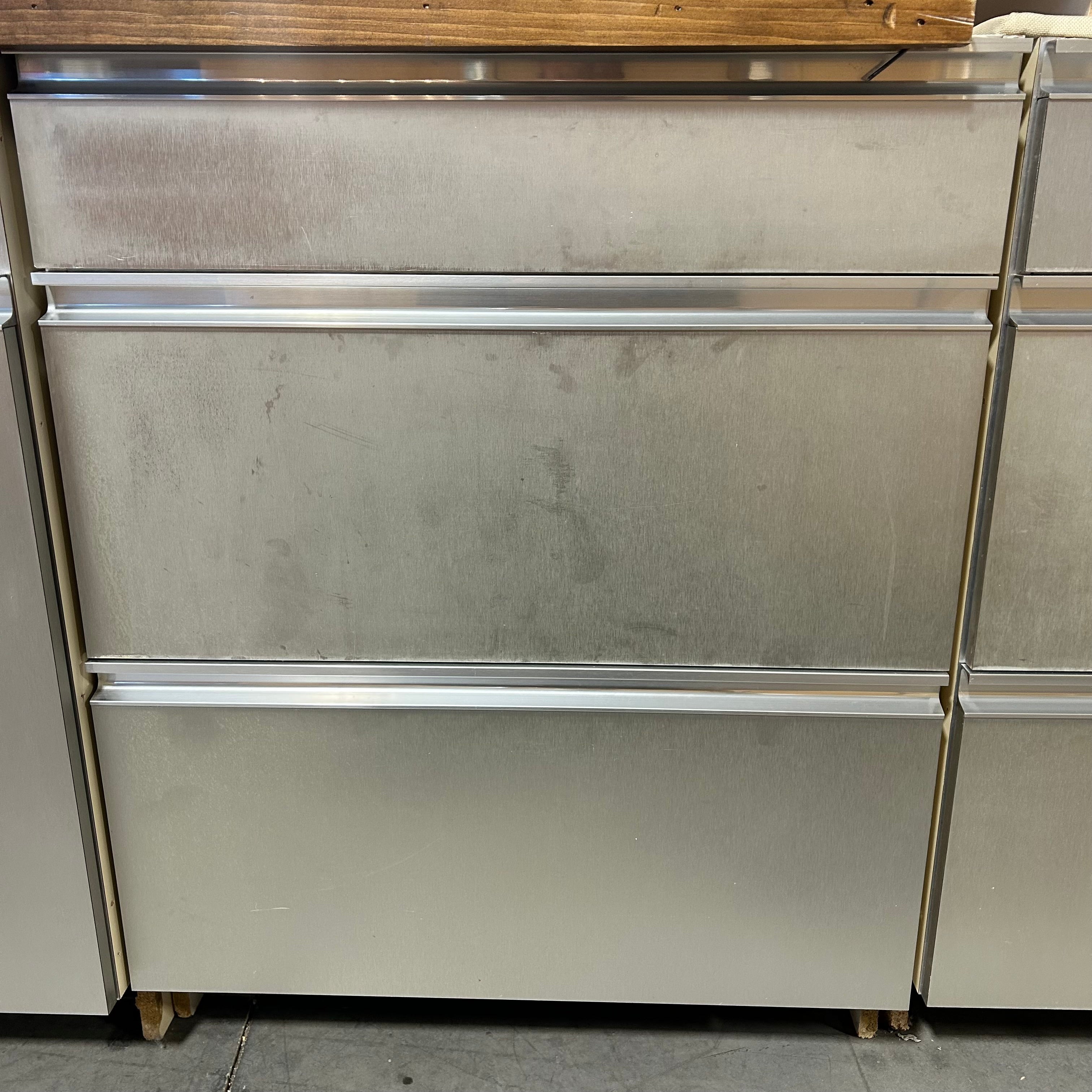 Stainless Metal Vaneer Cabinet Set with Metal Hardware 12 Bottoms / 7 Uppers / 2 Standing Pantry Cabinets