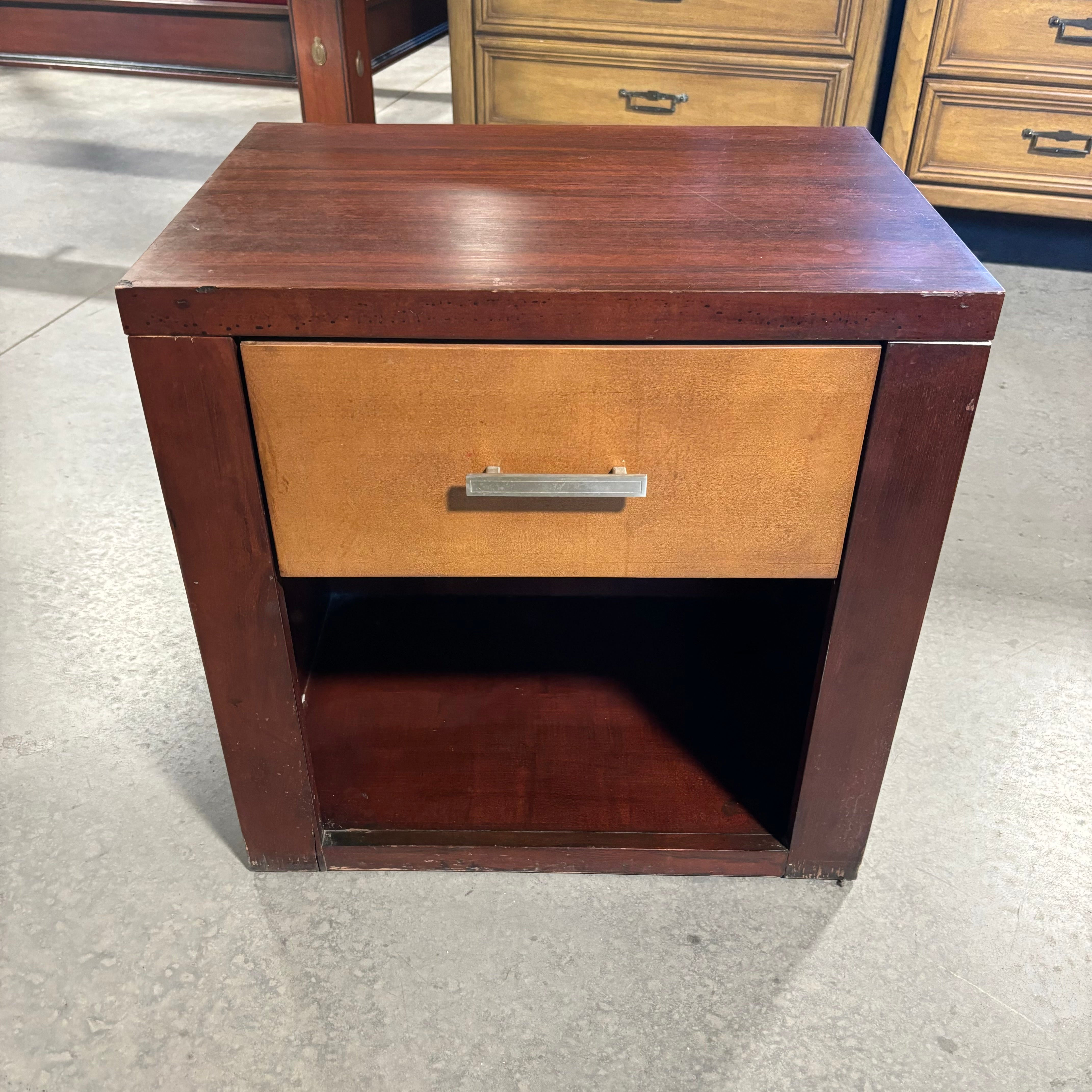 Reddish Brown Finish Solid Wood 1 Drawer with Interior Storage Nightstand 24"x 18"x 24"
