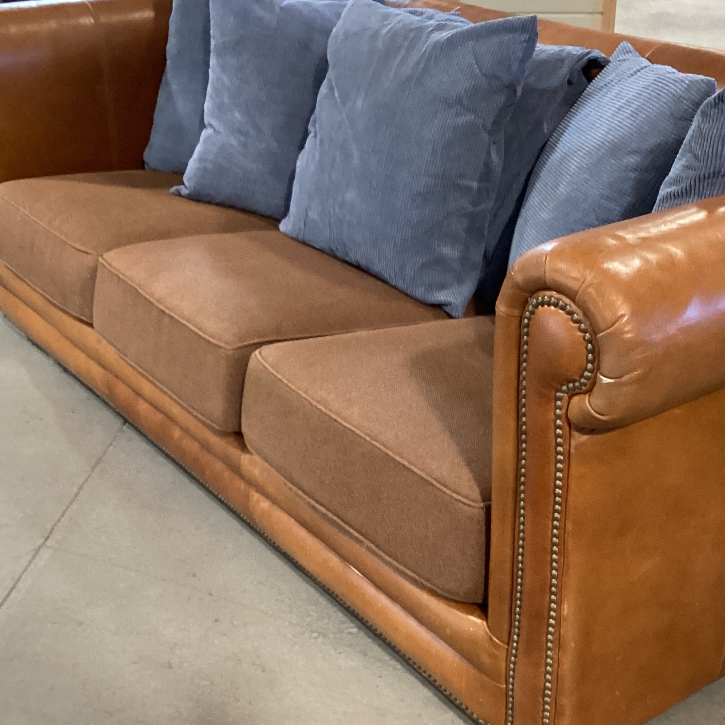 Bassett John Elway Home Collection Leather Roll Arm Nailhead & Upholstery Seat & Back Pillows Sofa 87"x 42"x 30"