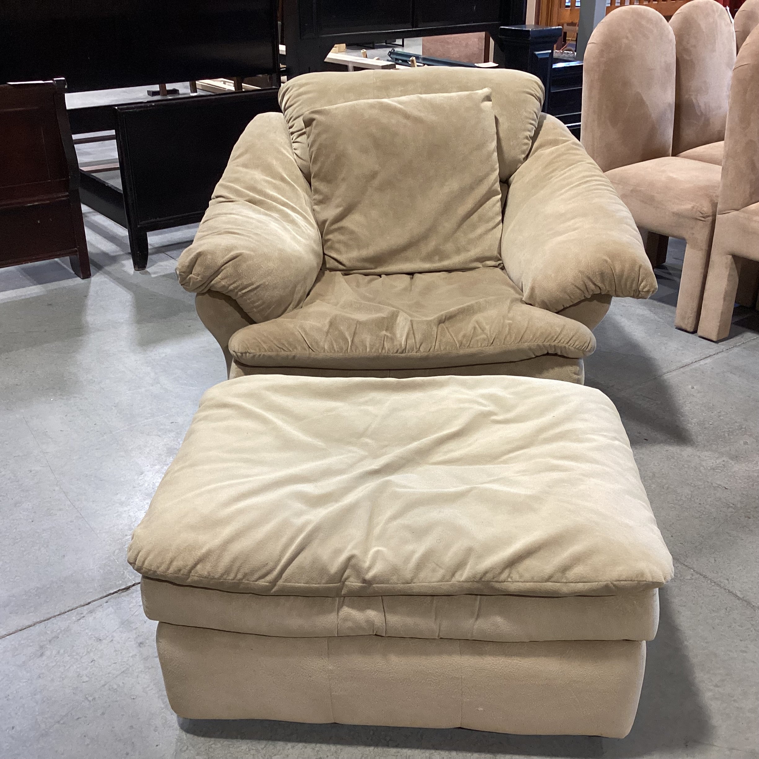 BenchCraft Casual Living Camel Micro Ultra Suede with Ottoman Oversized Chair 48"x 46"x 35"