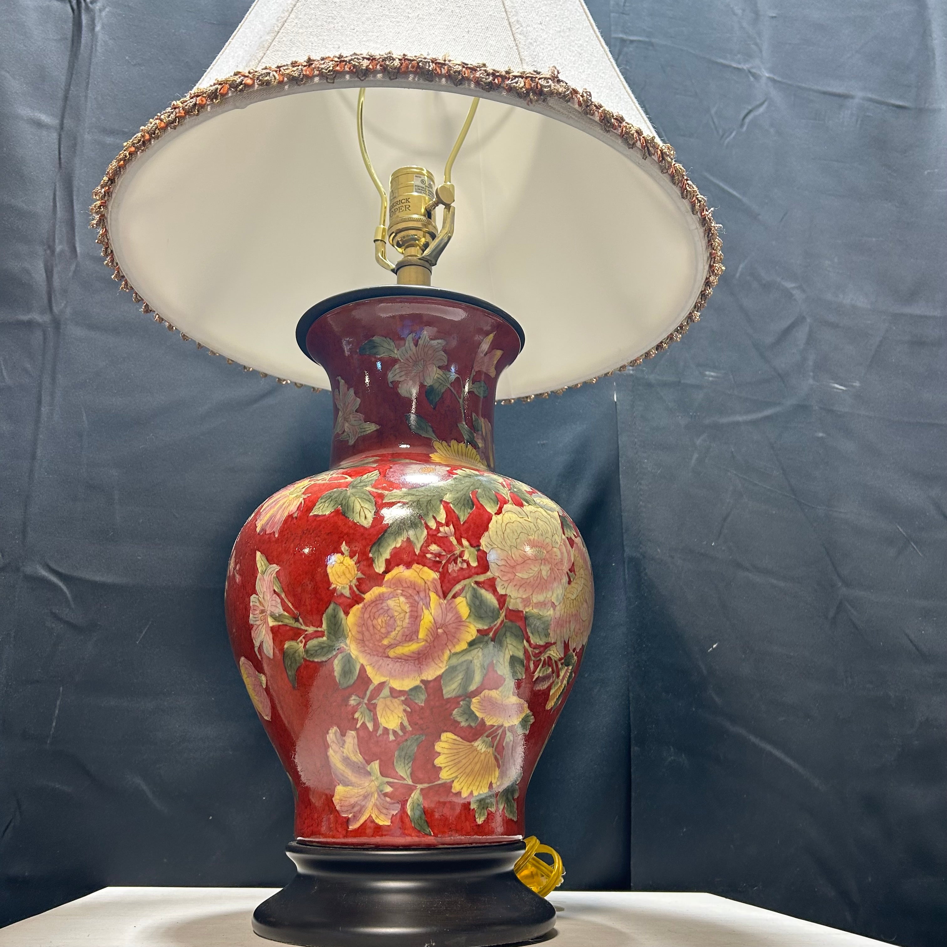 Asian Style Red Lacquered Gloss Floral Hand Painted Table Lamp 17"x 29"