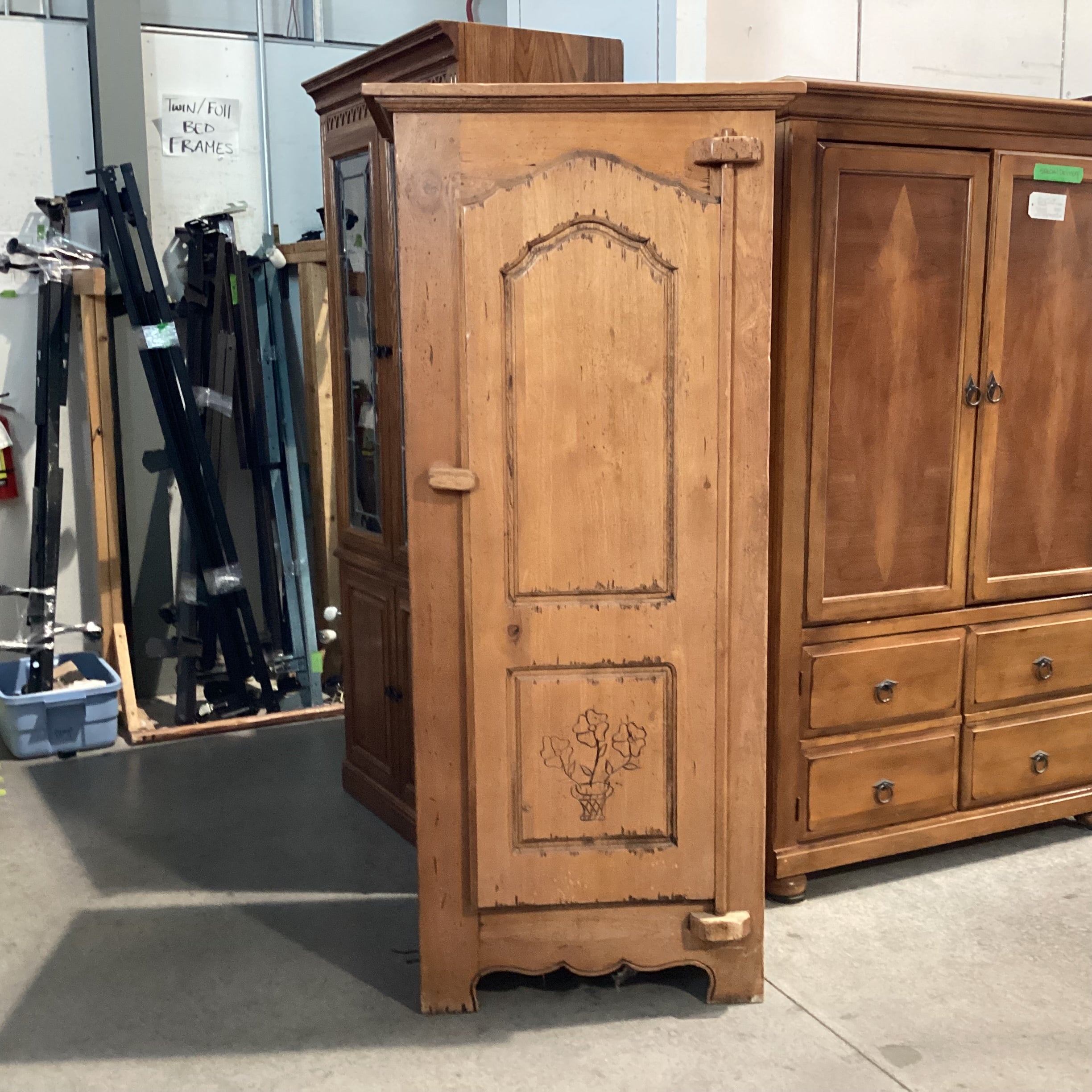 Antique Solid Carved Natural Wood 1 Door Wardrobe Armoire 31.5"x 21.5"x 71"