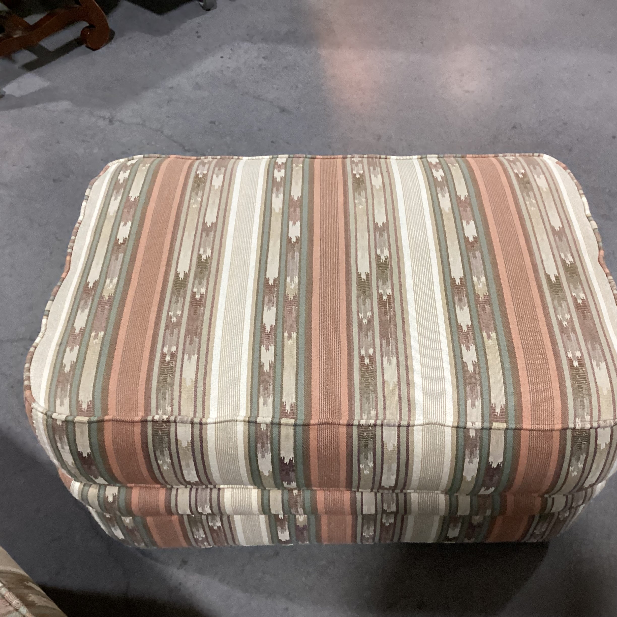 Hancock & Moore Cream Peach Brown Sage Southwest Design with Ottoman Chair 41"x 36"x 31"