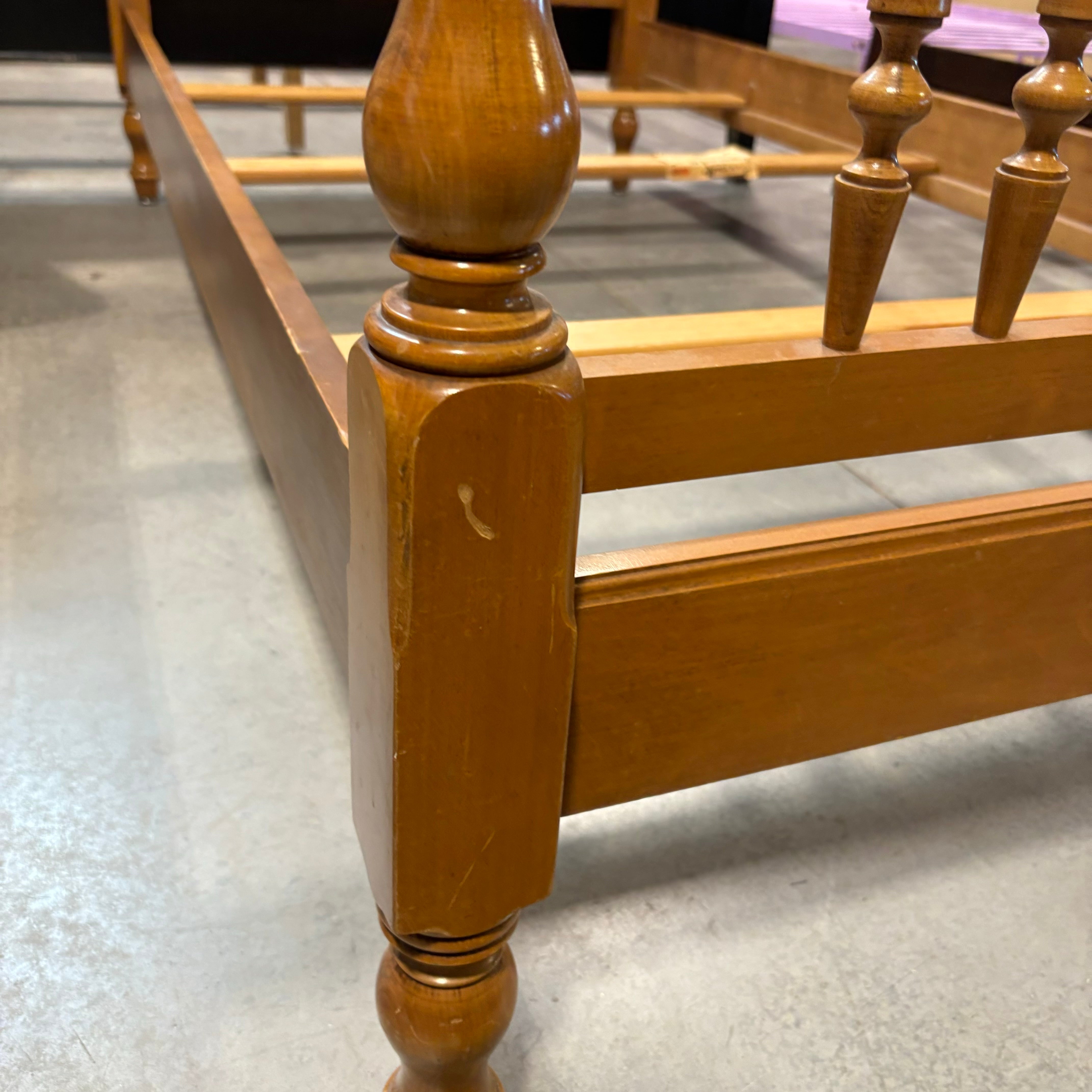 TWIN Carved Light Finish Wood Bed Set