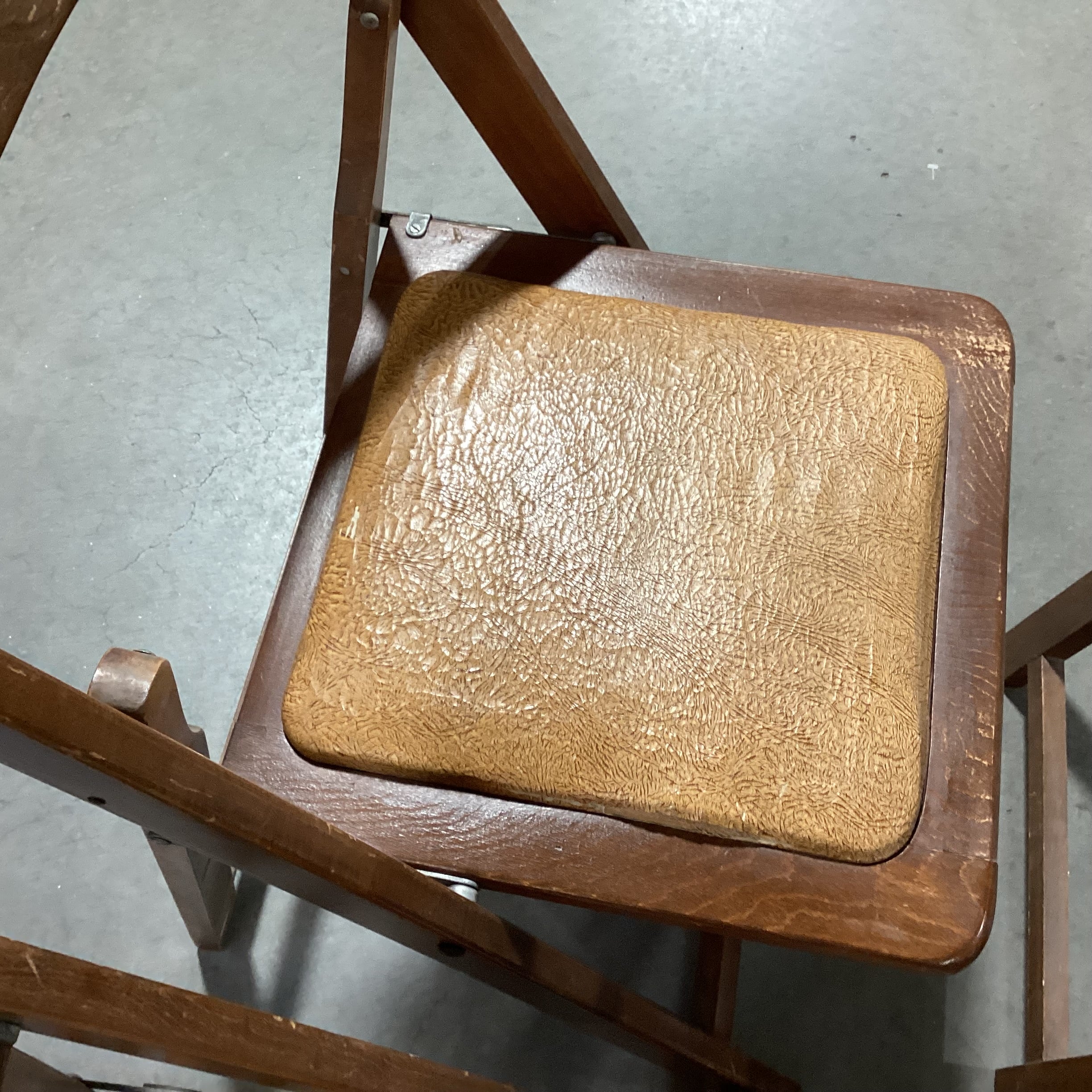 SET of 4 Vintage Wood with Faux Leather Seat Folding Dining Chairs 17"x 19"x 32"