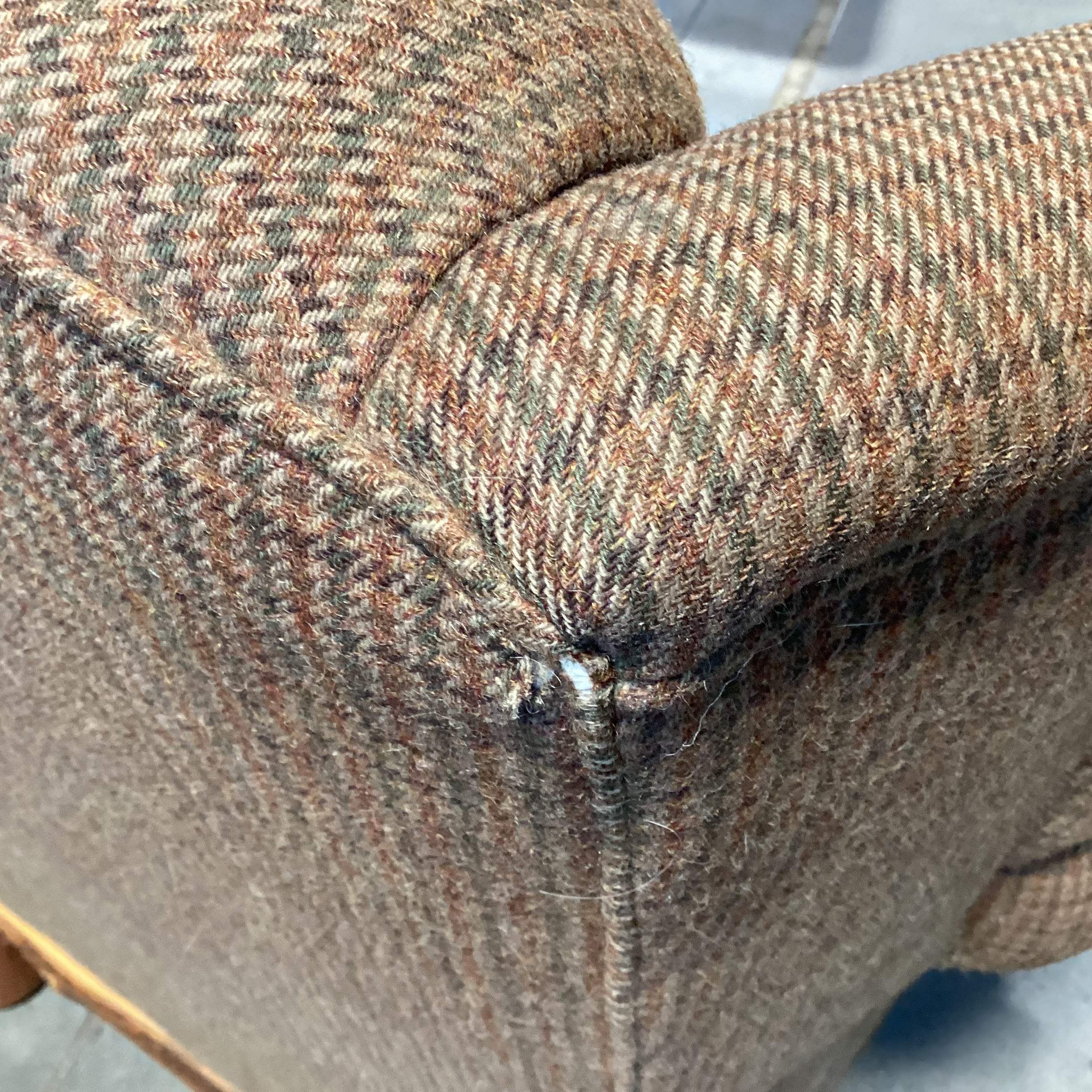 Old Hickory Brown Houndstooth Wool Blend & Log Winged Chair 39"x 32"x 39"