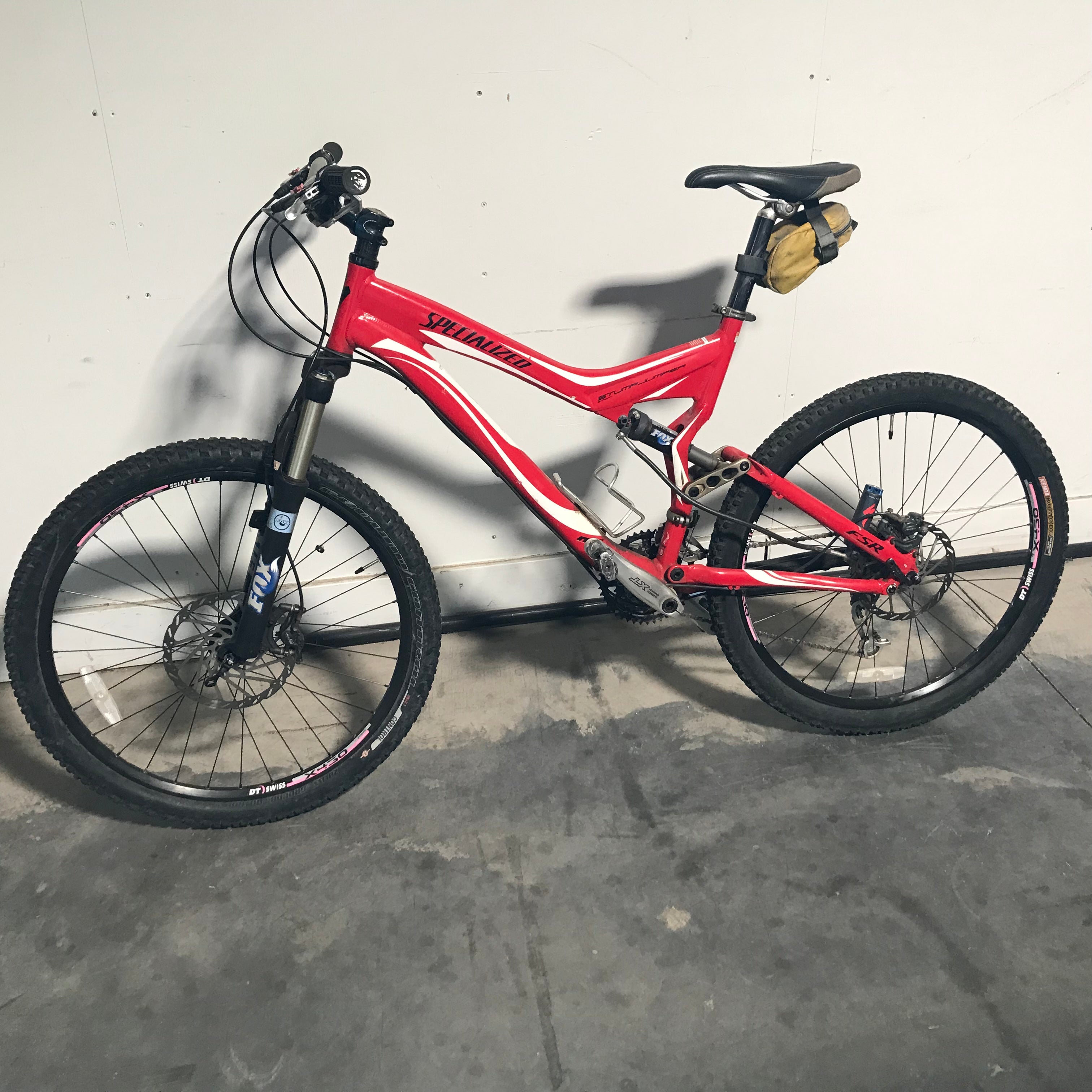 Specialized Stumpjumper Red, 27 Speed, Hydraulic Disc, Mountain Bike
