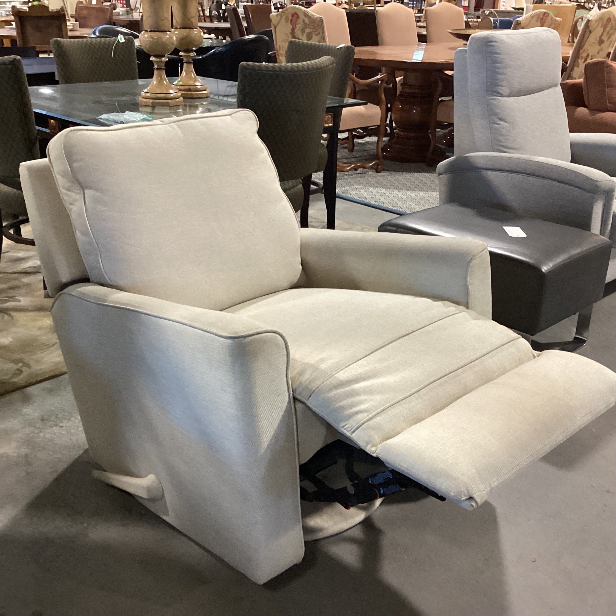 Cream Woven Swivel Recliner Chair 32"x 33" to 62"x 39"