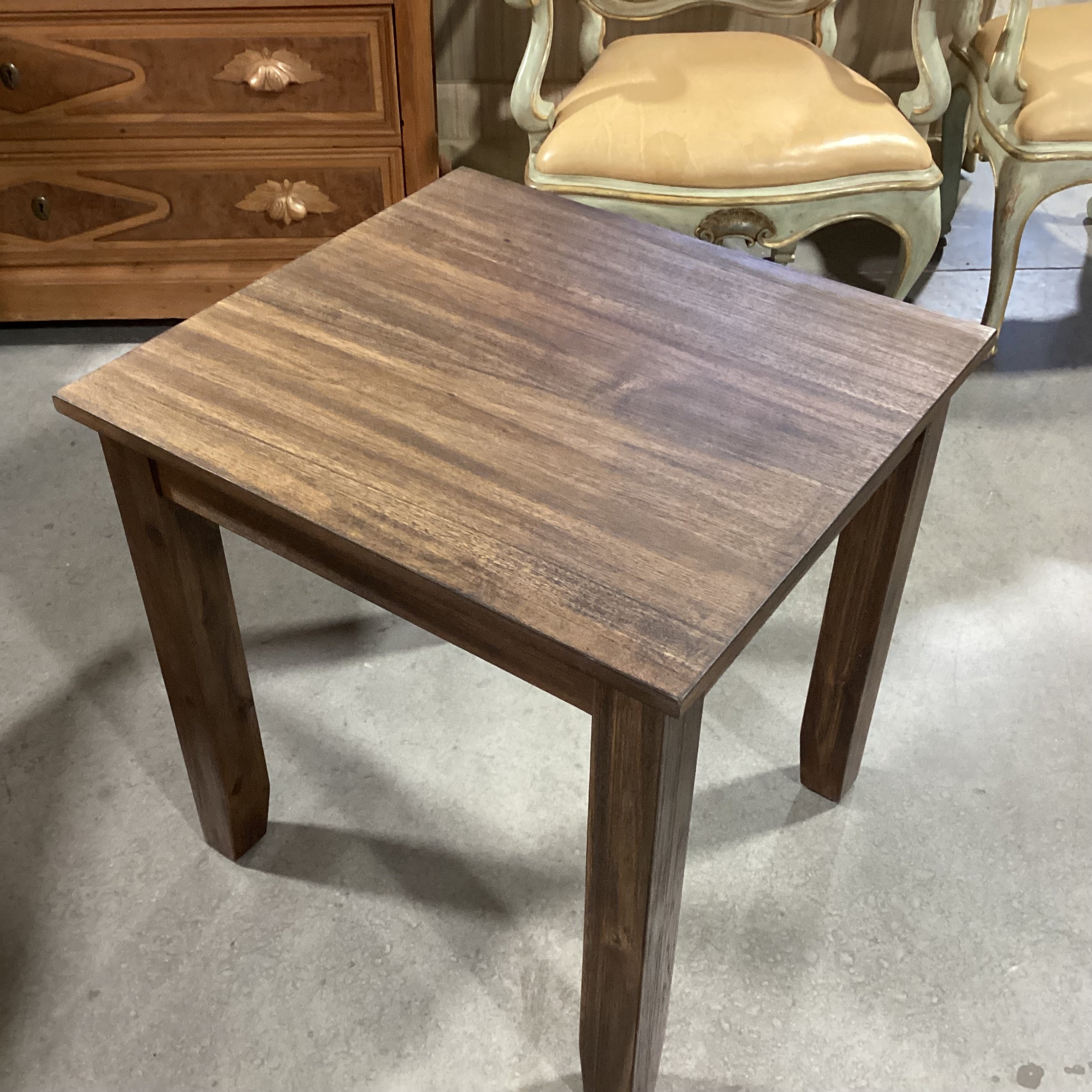 Standard Furniture Dark Finish Wood End Table 24"x 22"x 24.5"