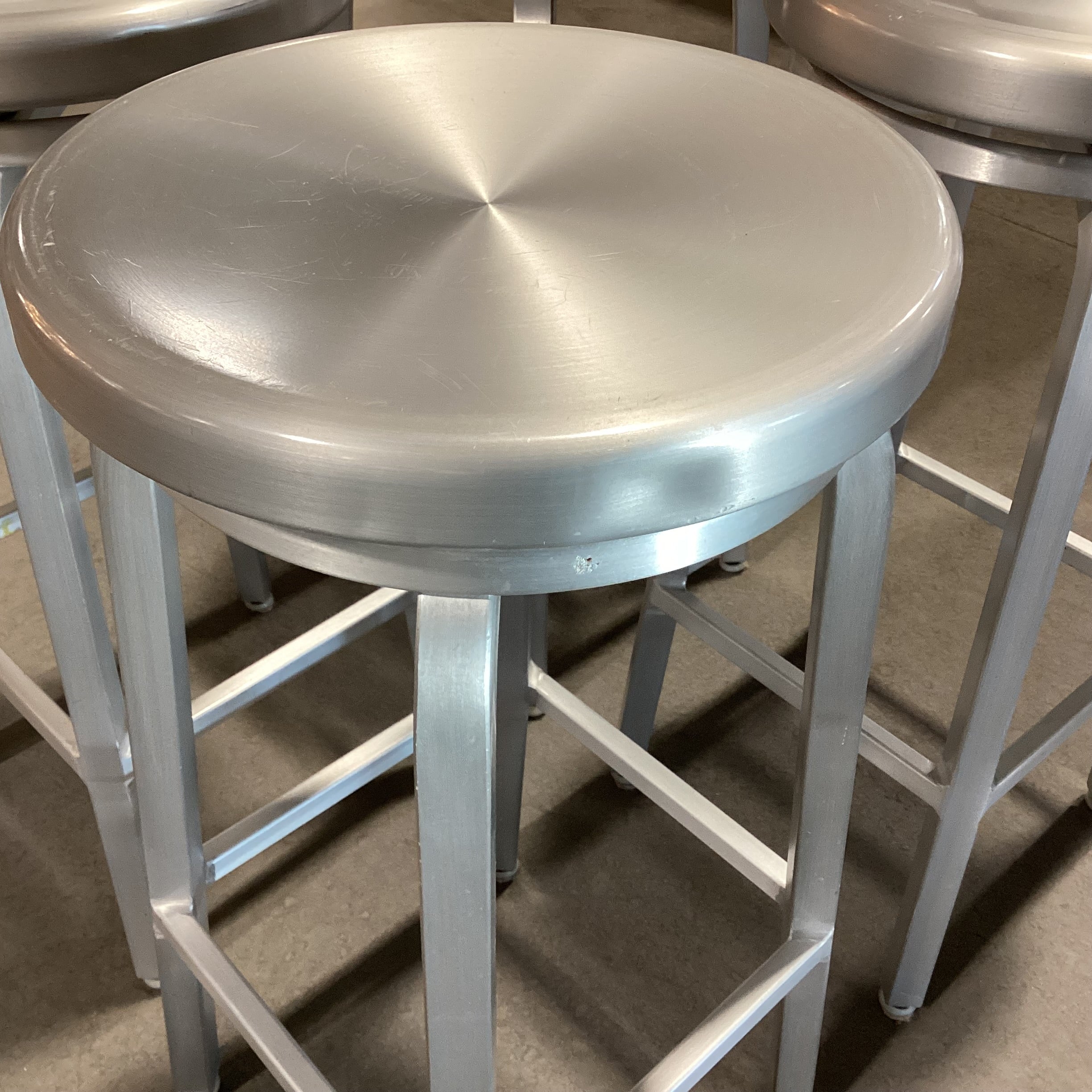 Set of 4 Aluminum Swivel Barstools 30"