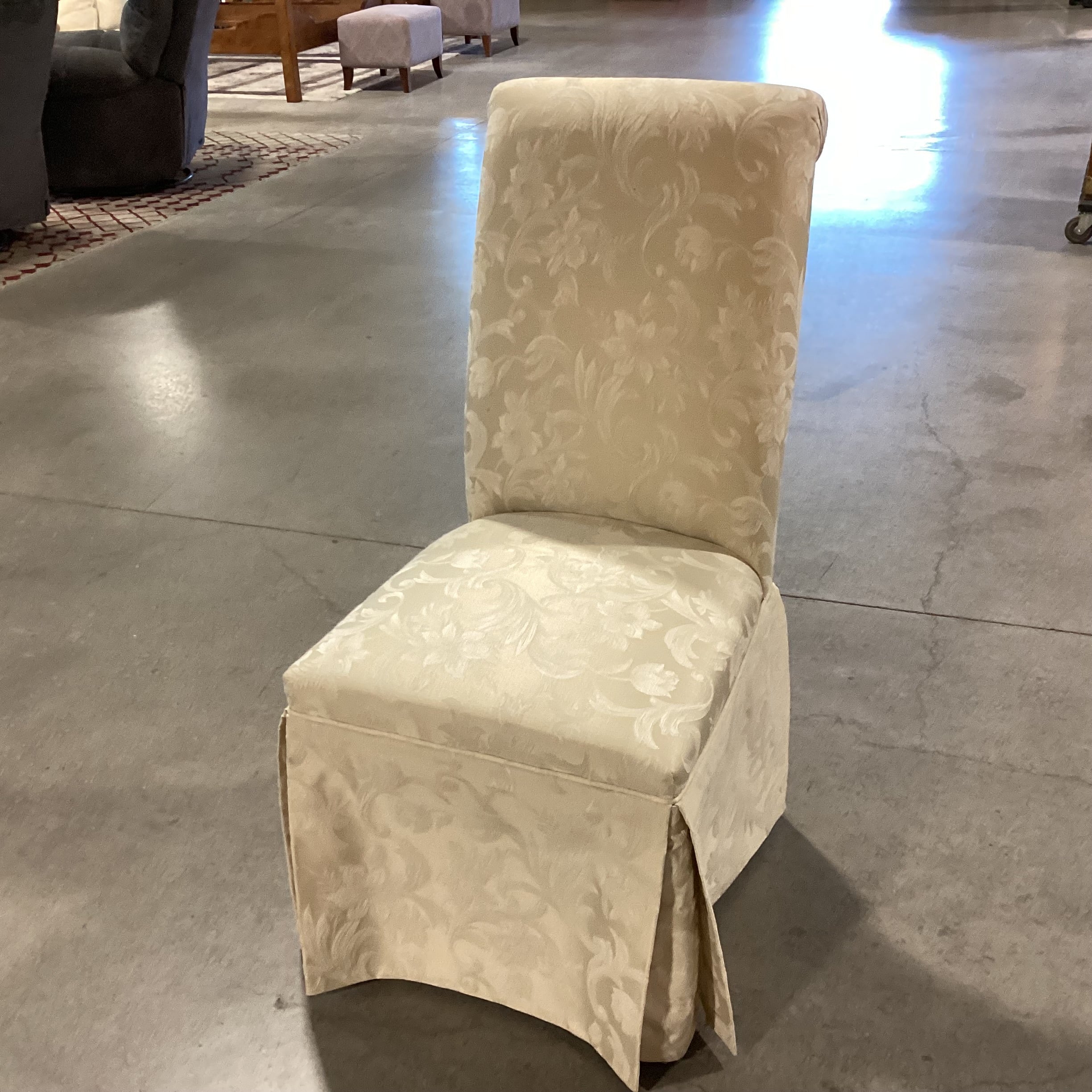 Cream Silk Like Raised Floral Slipper Chaise 20"x 24"x 41"