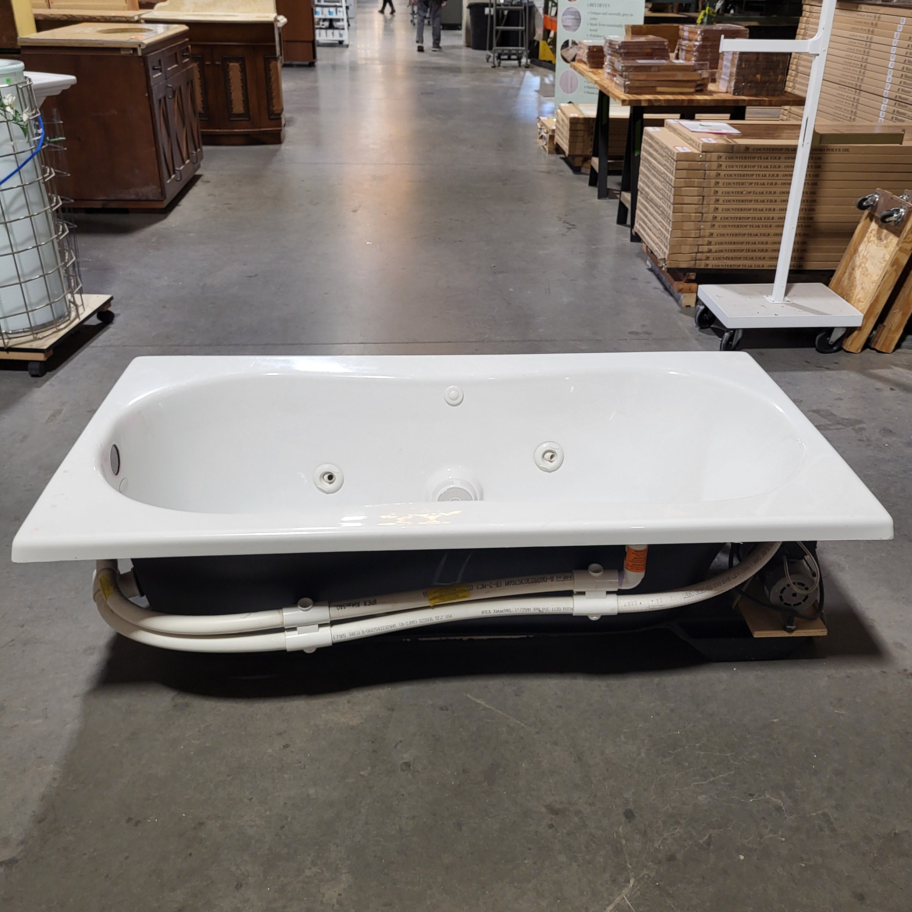 59"x 31.5"x 18" Kohler White Jetted Tub