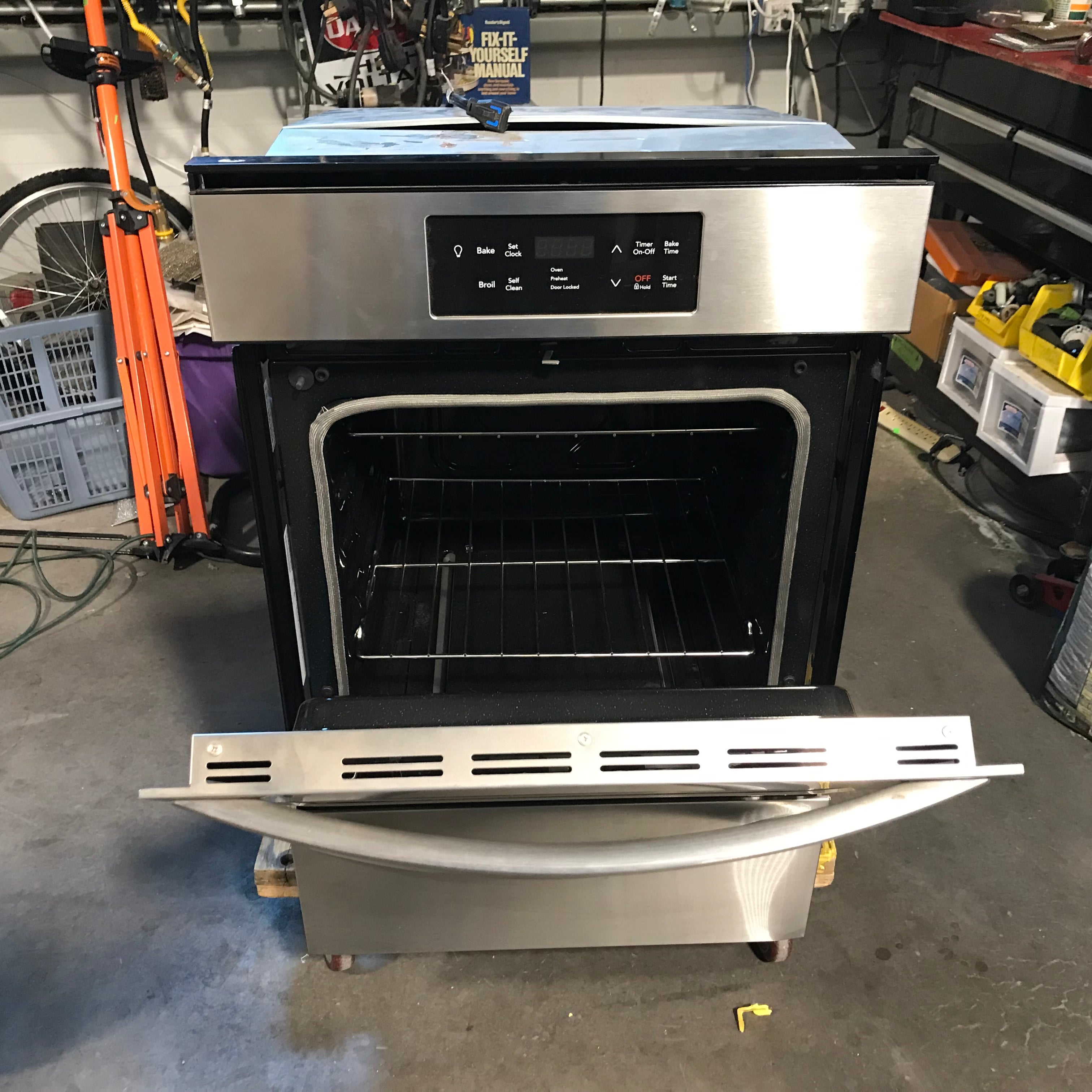 Frigidaire Stainless Steel Single Oven Gas Wall Oven 24"x 25"x 37"