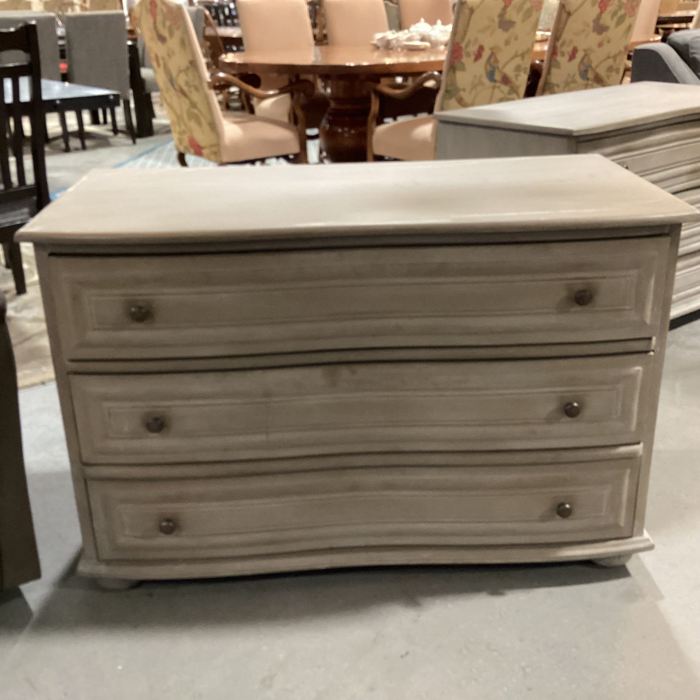 Noir Furniture Lauren Grey Wash Finish Curved Carved Front 3 Drawer Chest 45.5"x 22"x 30"